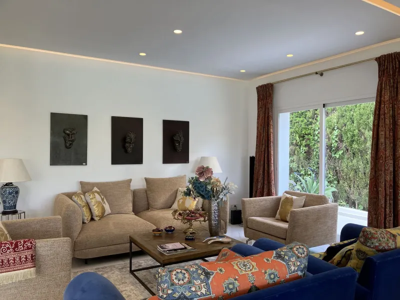 Amazing dettache Villa in Puerto Banus area, a few steps away  from the beach, resataurants, bars, night clubs, beach clubs, shopping center and all amenities. This lovely property it was recently renovated and fully furnished.