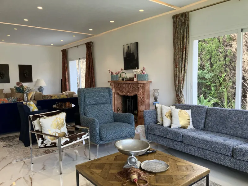 Amazing dettache Villa in Puerto Banus area, a few steps away  from the beach, resataurants, bars, night clubs, beach clubs, shopping center and all amenities. This lovely property it was recently renovated and fully furnished.