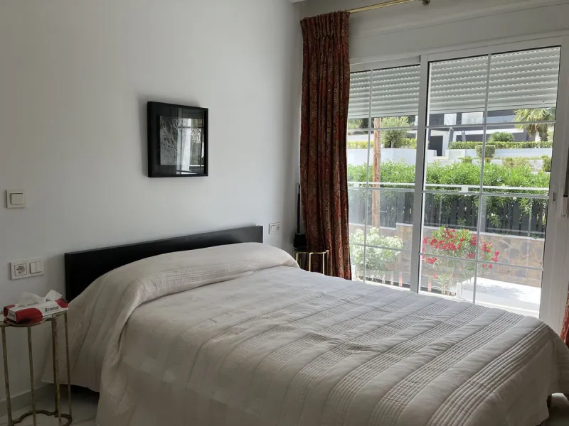 Amazing dettache Villa in Puerto Banus area, a few steps away  from the beach, resataurants, bars, night clubs, beach clubs, shopping center and all amenities. This lovely property it was recently renovated and fully furnished.