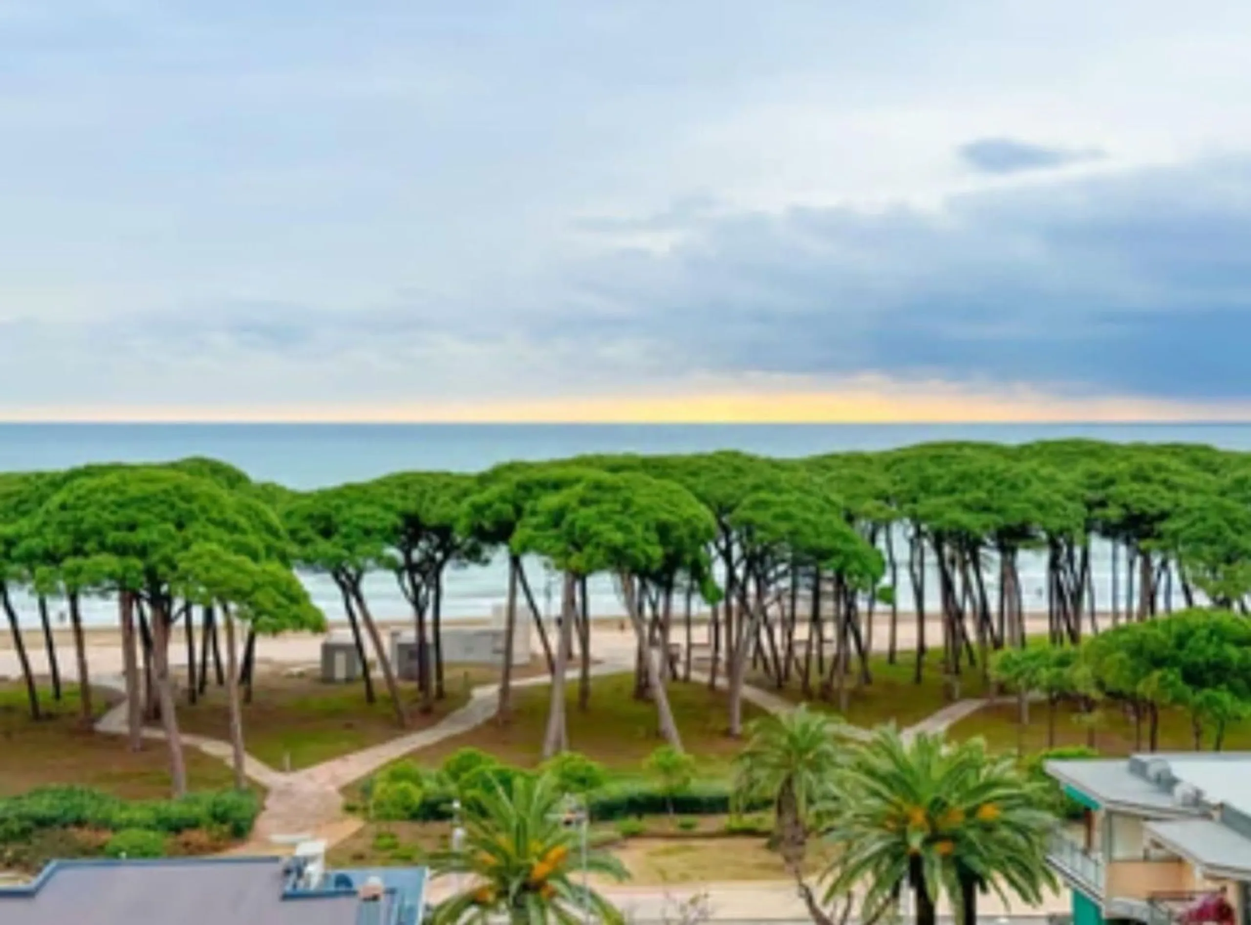 Modern and exclusive penthouse with sea views in La Pineda, Tarragona