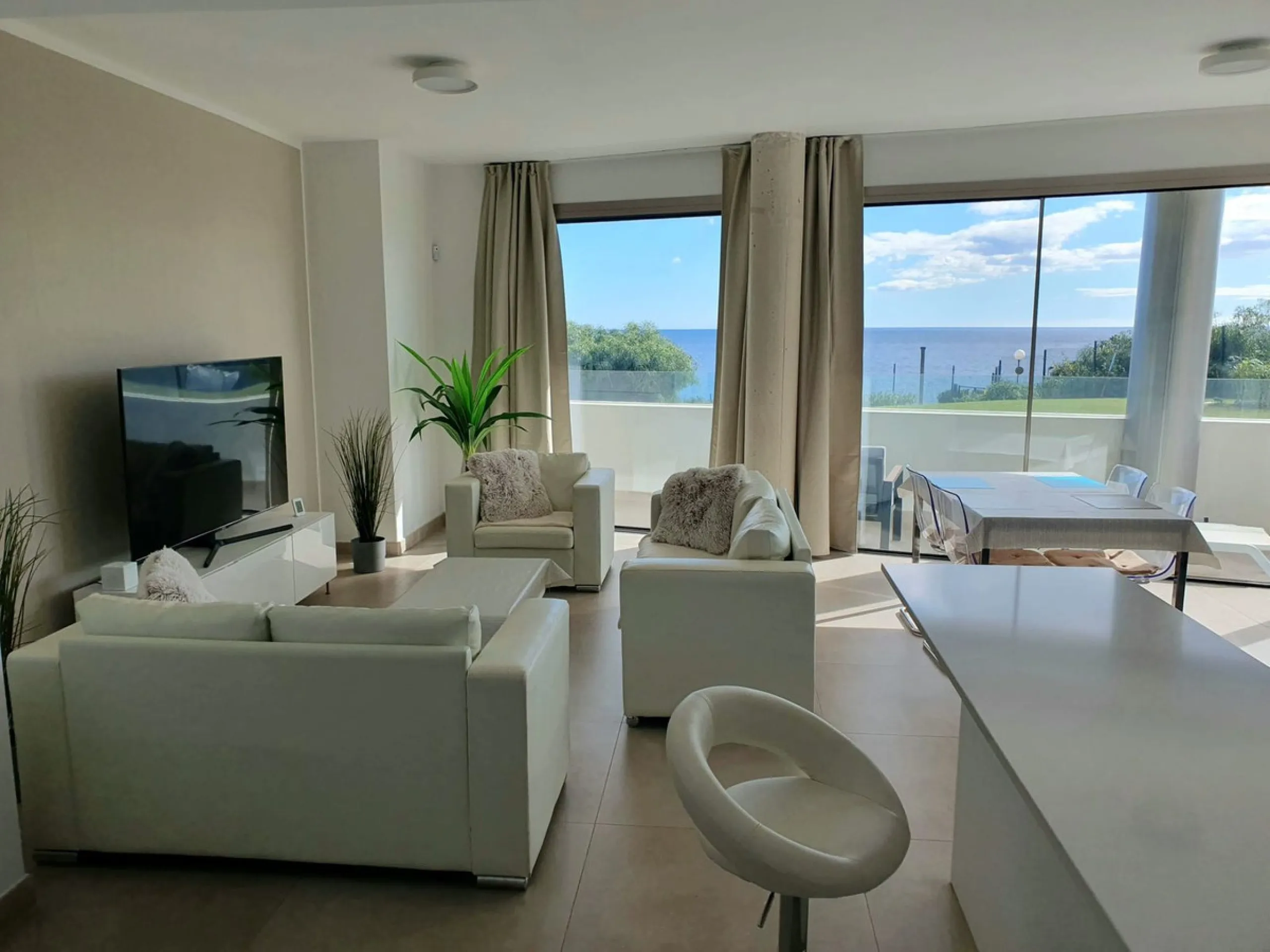 Luxury 3-Bedroom Apartment with Sea Views in "Aria by the Beach", Mijas (Málaga)