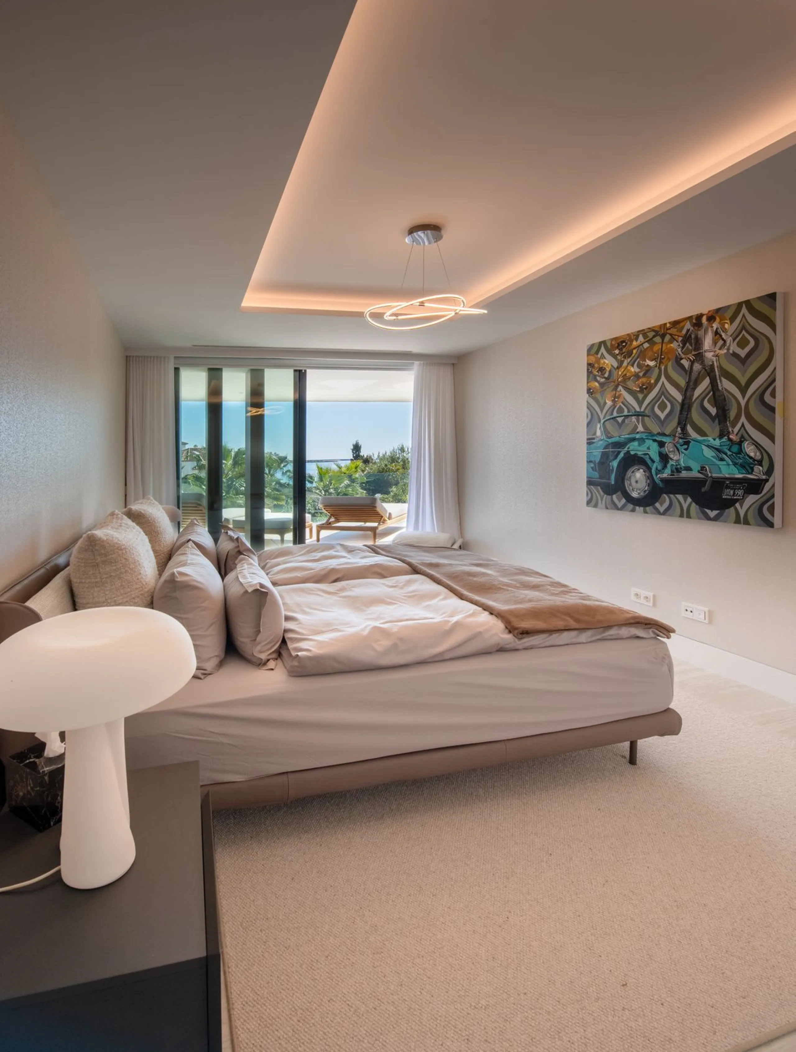 **Luxury Beachfront Apartment in Estepona**