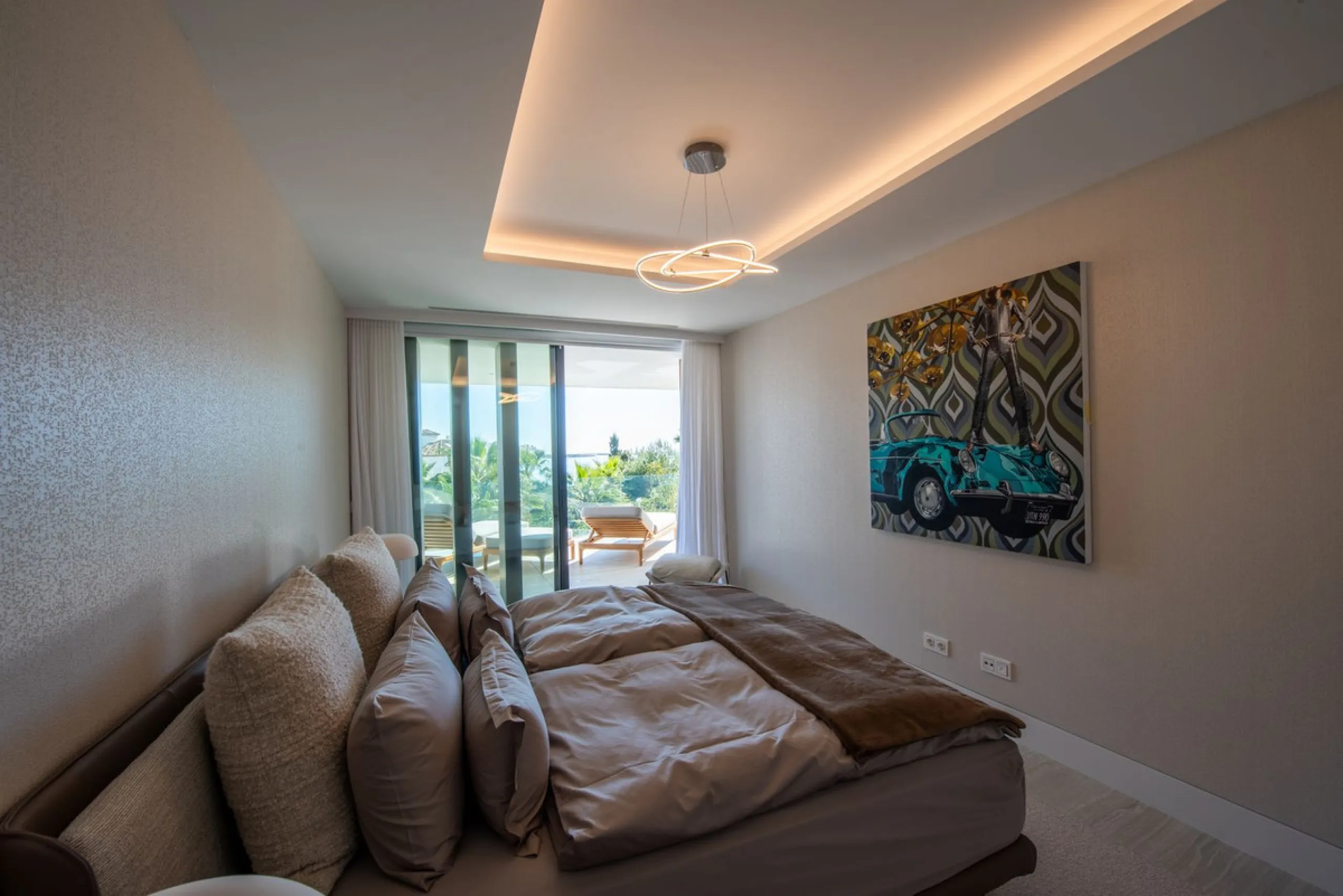 **Luxury Beachfront Apartment in Estepona**