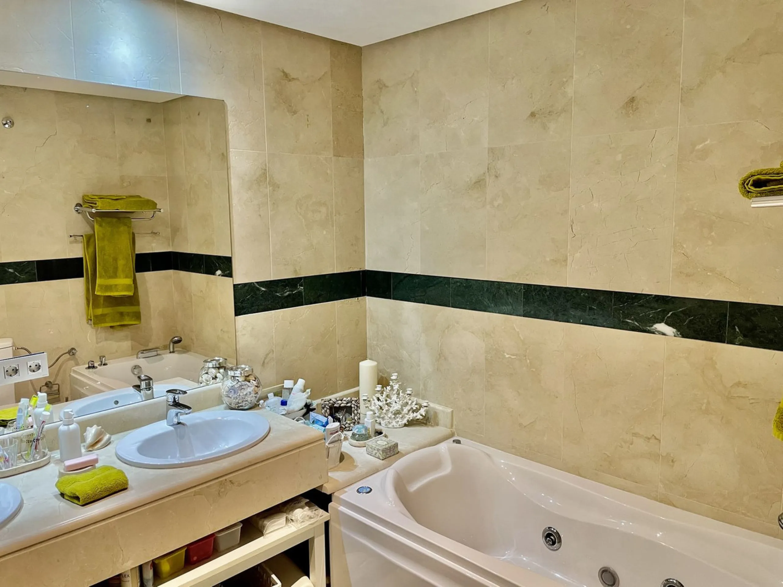 Traumwohnung in Nueva Andalucia: Privatsphäre, Komfort und Ruhe