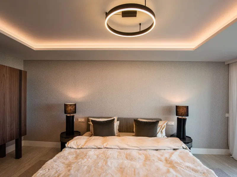 **Luxury Beachfront Apartment in Estepona**