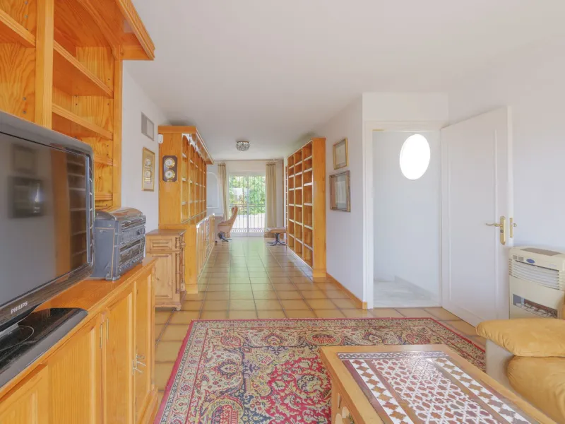 House - Detached Villa в продаже в Marbella, Málaga. В доме 3 спален и 2 ванных комнат. Площадь дома 233 м². Площадь участка 800 м²