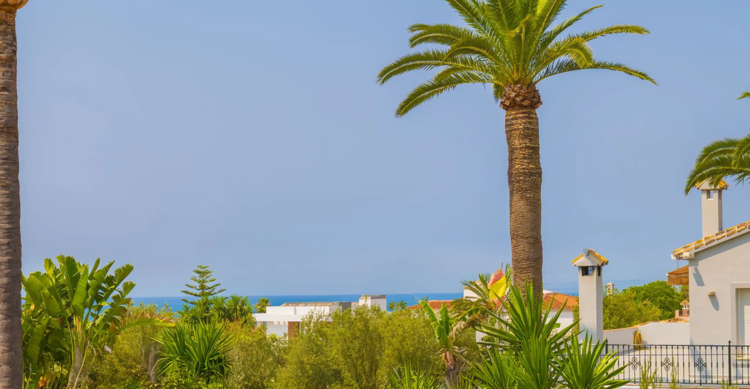 House - Detached Villa в продаже в Marbella, Málaga. В доме 3 спален и 2 ванных комнат. Площадь дома 233 м². Площадь участка 800 м²