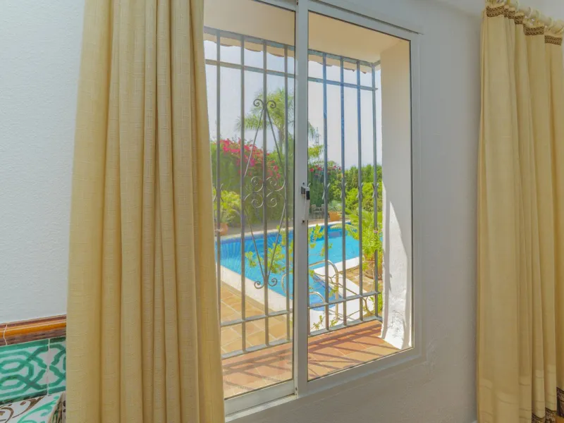 House - Detached Villa в продаже в Marbella, Málaga. В доме 3 спален и 2 ванных комнат. Площадь дома 233 м². Площадь участка 800 м²