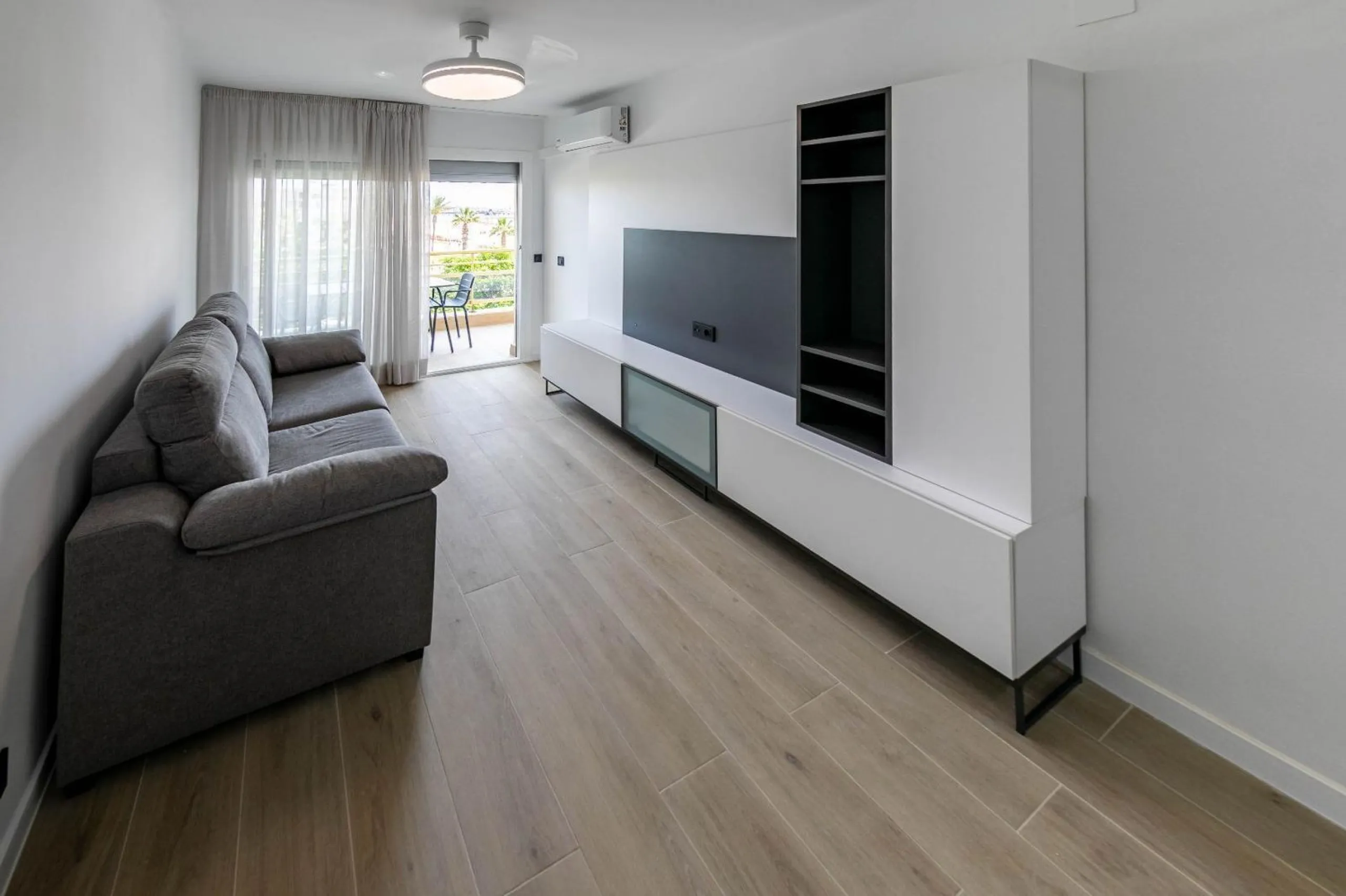 Apartamento reformado con vistas al mar en La Pineda, Tarragona