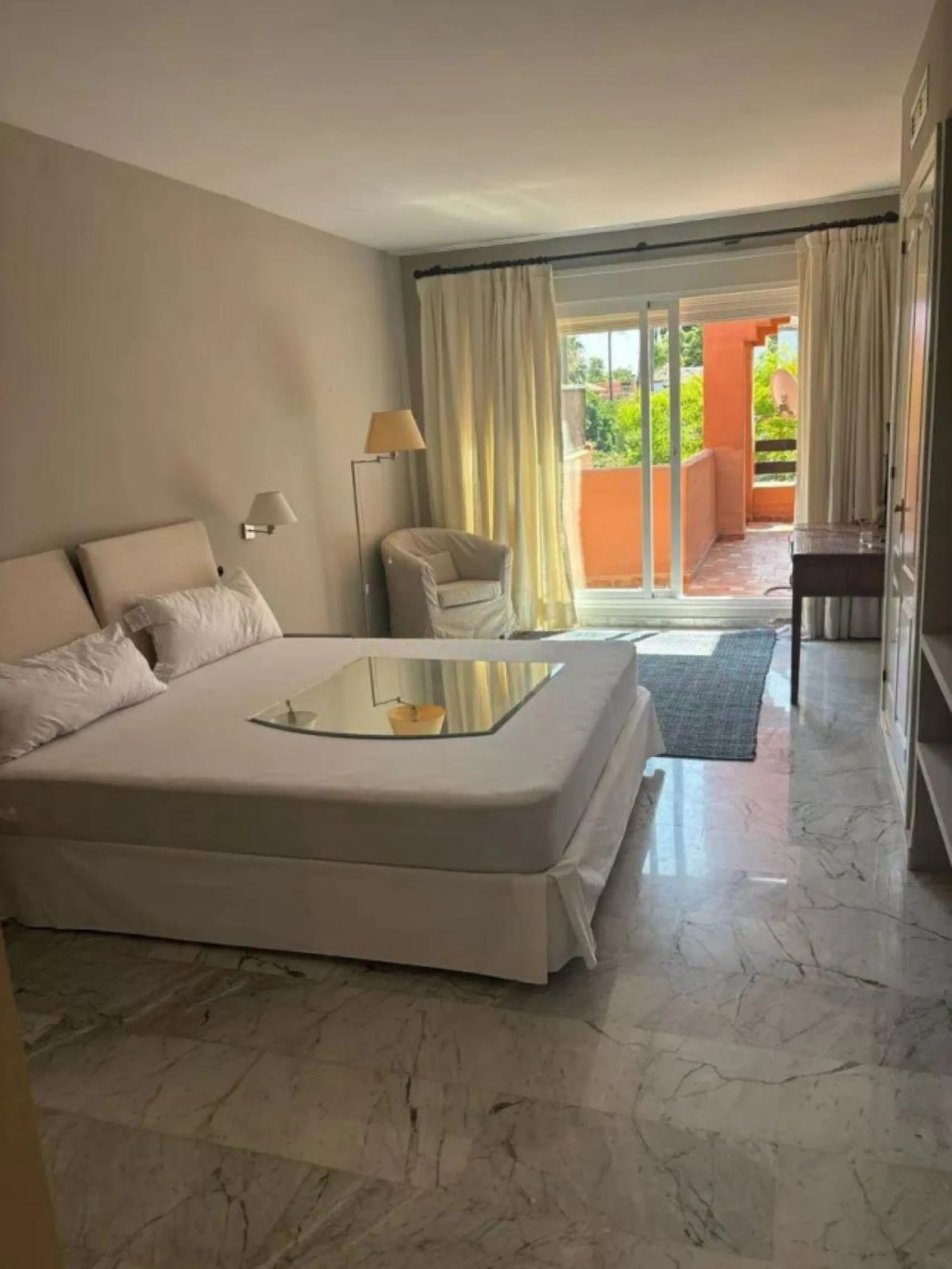 Апартамент средний этаж, Marbella, Costa del Sol