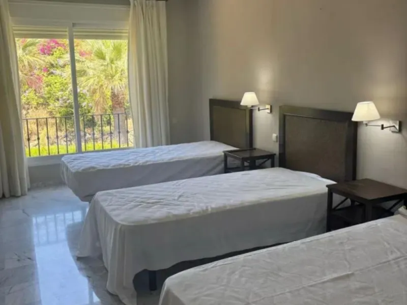 Апартамент средний этаж, Marbella, Costa del Sol