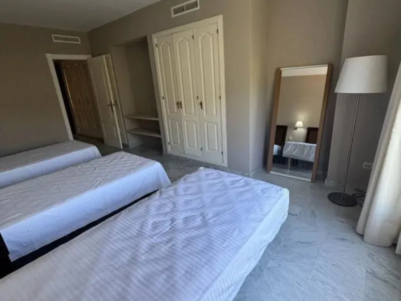 Апартамент средний этаж, Marbella, Costa del Sol