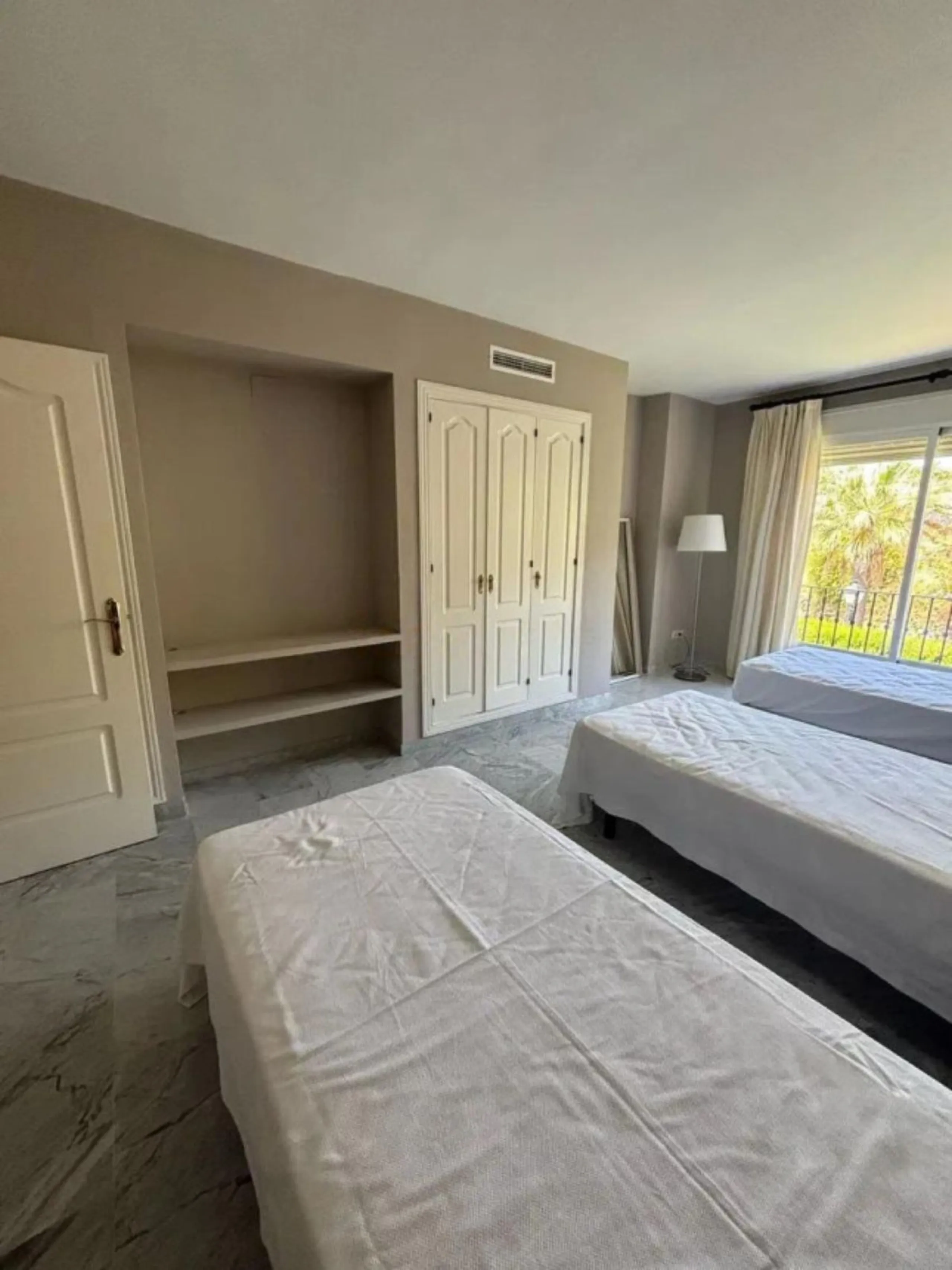 Апартамент средний этаж, Marbella, Costa del Sol