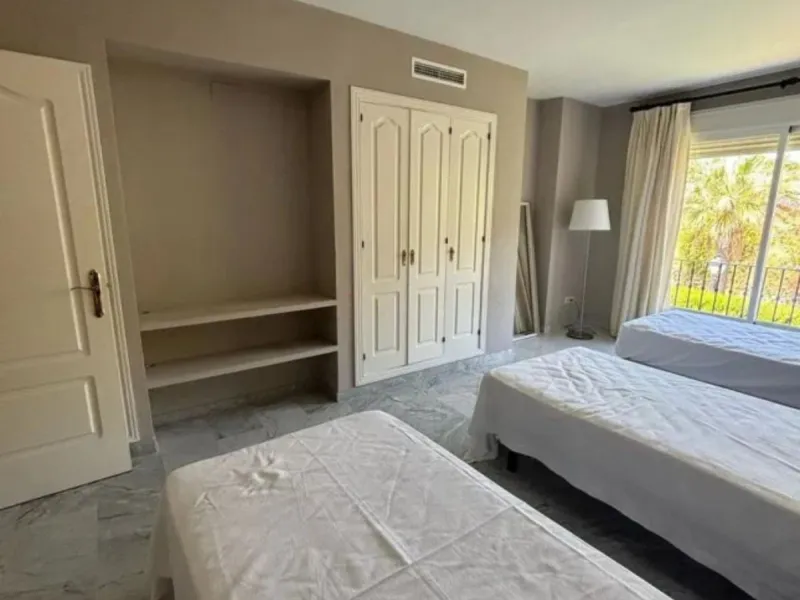 Апартамент средний этаж, Marbella, Costa del Sol