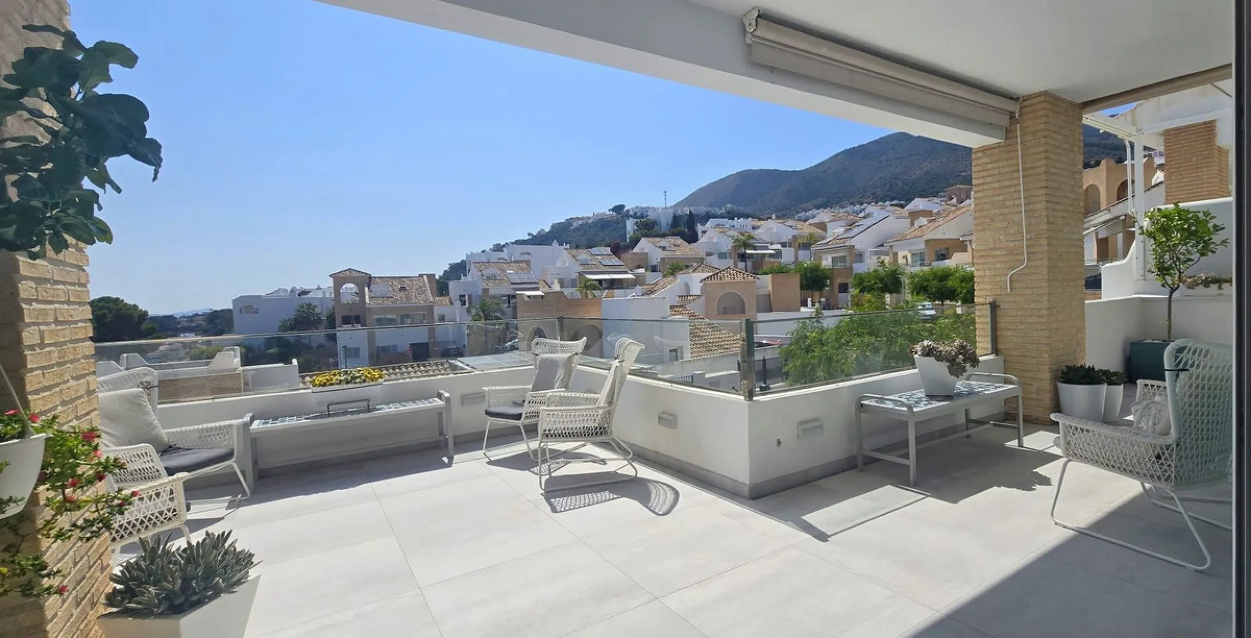 House - Detached Villa в продаже в Benalmadena, Málaga. В доме 4 спален и 4 ванных комнат. Площадь дома 310 м²