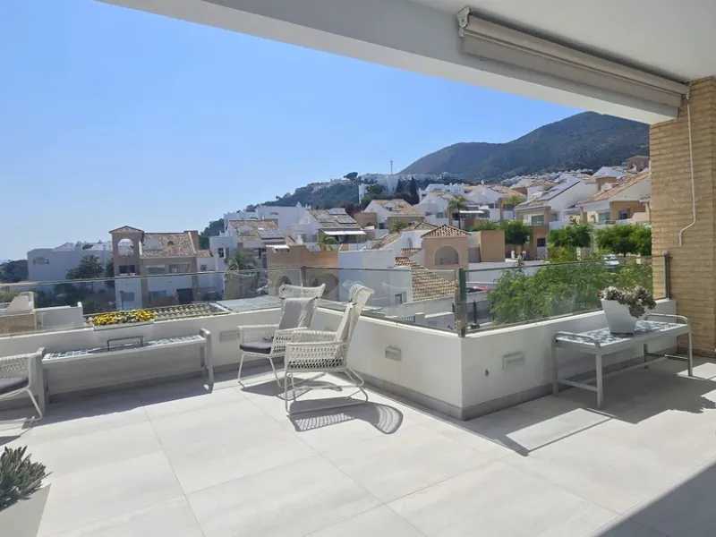 House - Detached Villa в продаже в Benalmadena, Málaga. В доме 4 спален и 4 ванных комнат. Площадь дома 310 м²