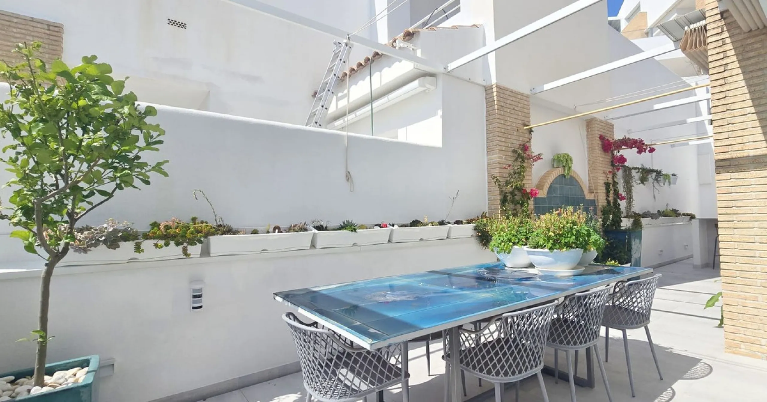 House - Detached Villa в продаже в Benalmadena, Málaga. В доме 4 спален и 4 ванных комнат. Площадь дома 310 м²