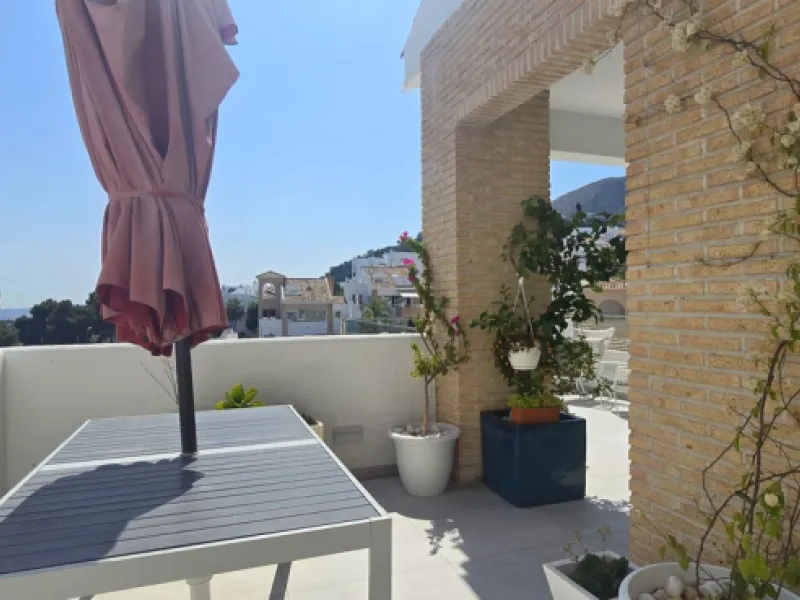 House - Detached Villa в продаже в Benalmadena, Málaga. В доме 4 спален и 4 ванных комнат. Площадь дома 310 м²