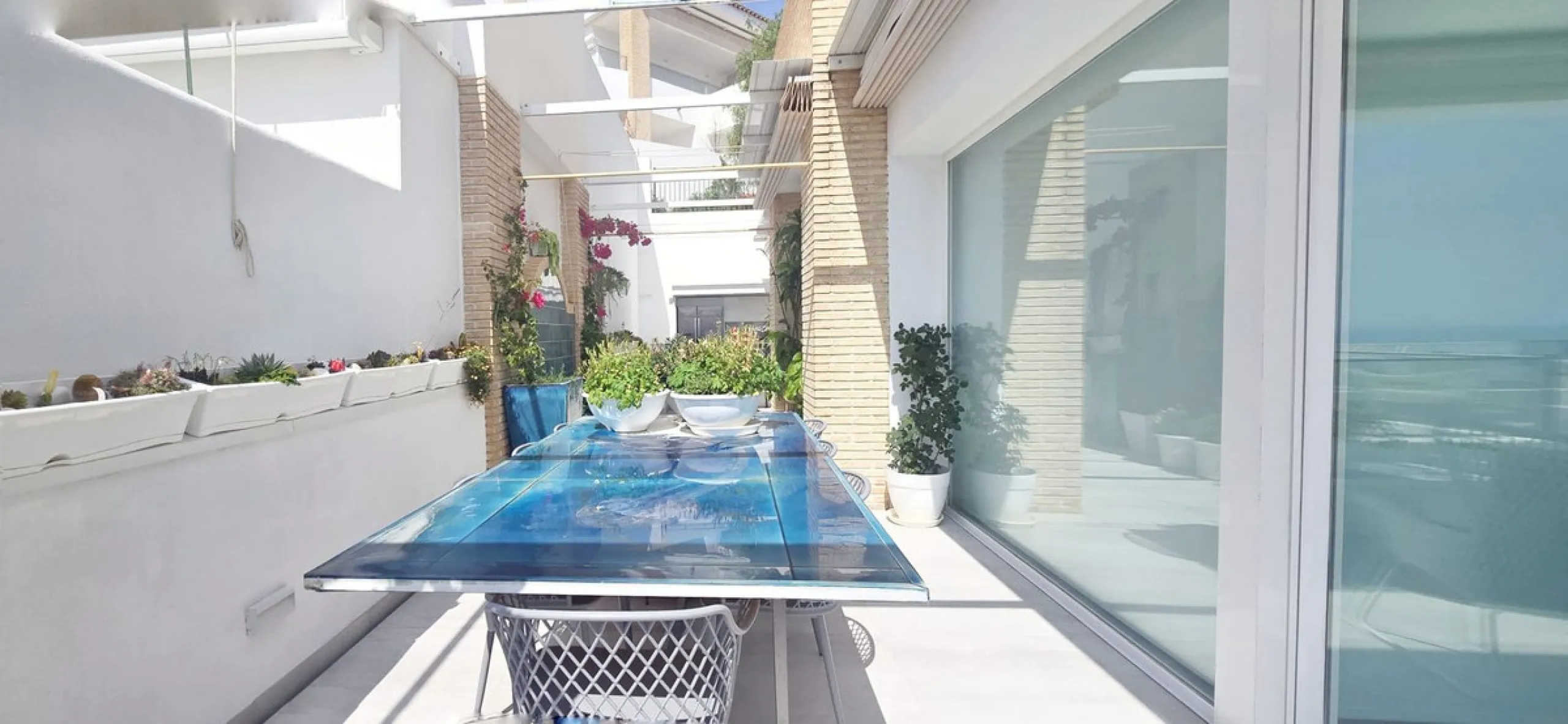 House - Detached Villa в продаже в Benalmadena, Málaga. В доме 4 спален и 4 ванных комнат. Площадь дома 310 м²