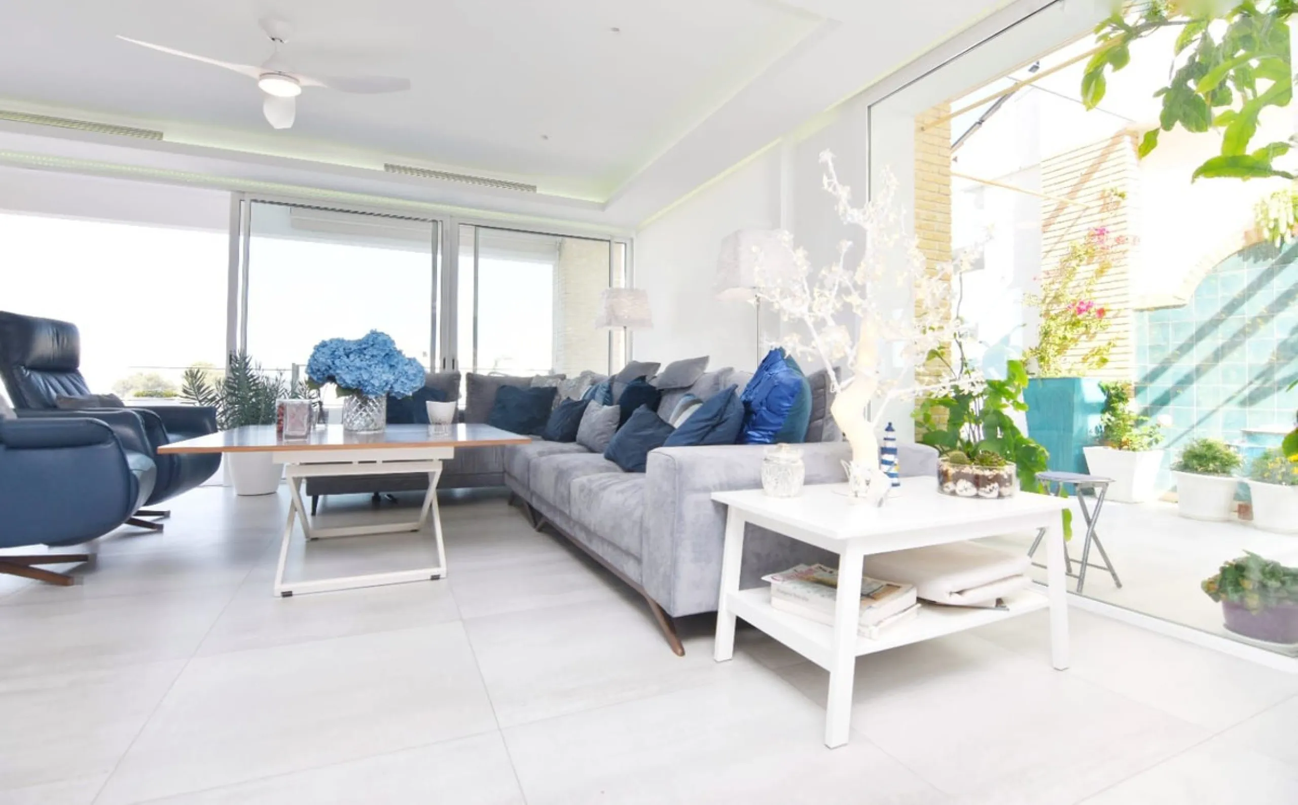 House - Detached Villa в продаже в Benalmadena, Málaga. В доме 4 спален и 4 ванных комнат. Площадь дома 310 м²