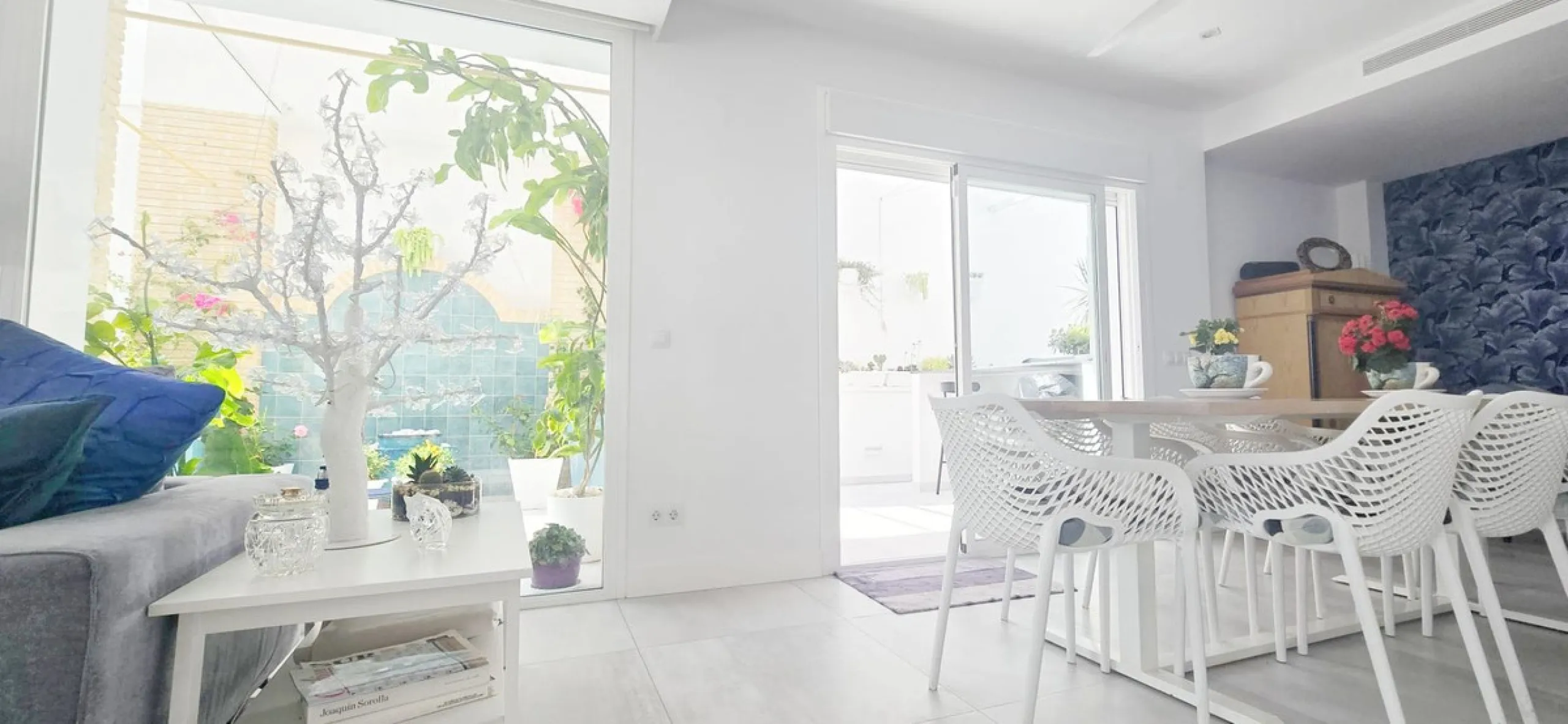 House - Detached Villa в продаже в Benalmadena, Málaga. В доме 4 спален и 4 ванных комнат. Площадь дома 310 м²