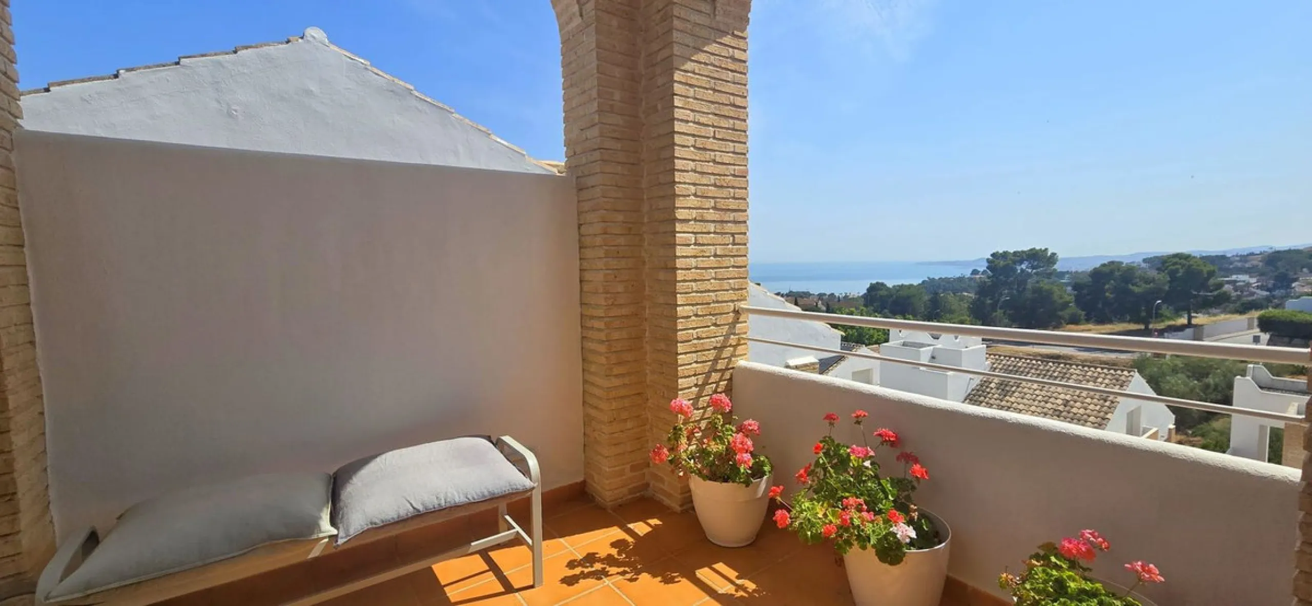 House - Detached Villa в продаже в Benalmadena, Málaga. В доме 4 спален и 4 ванных комнат. Площадь дома 310 м²