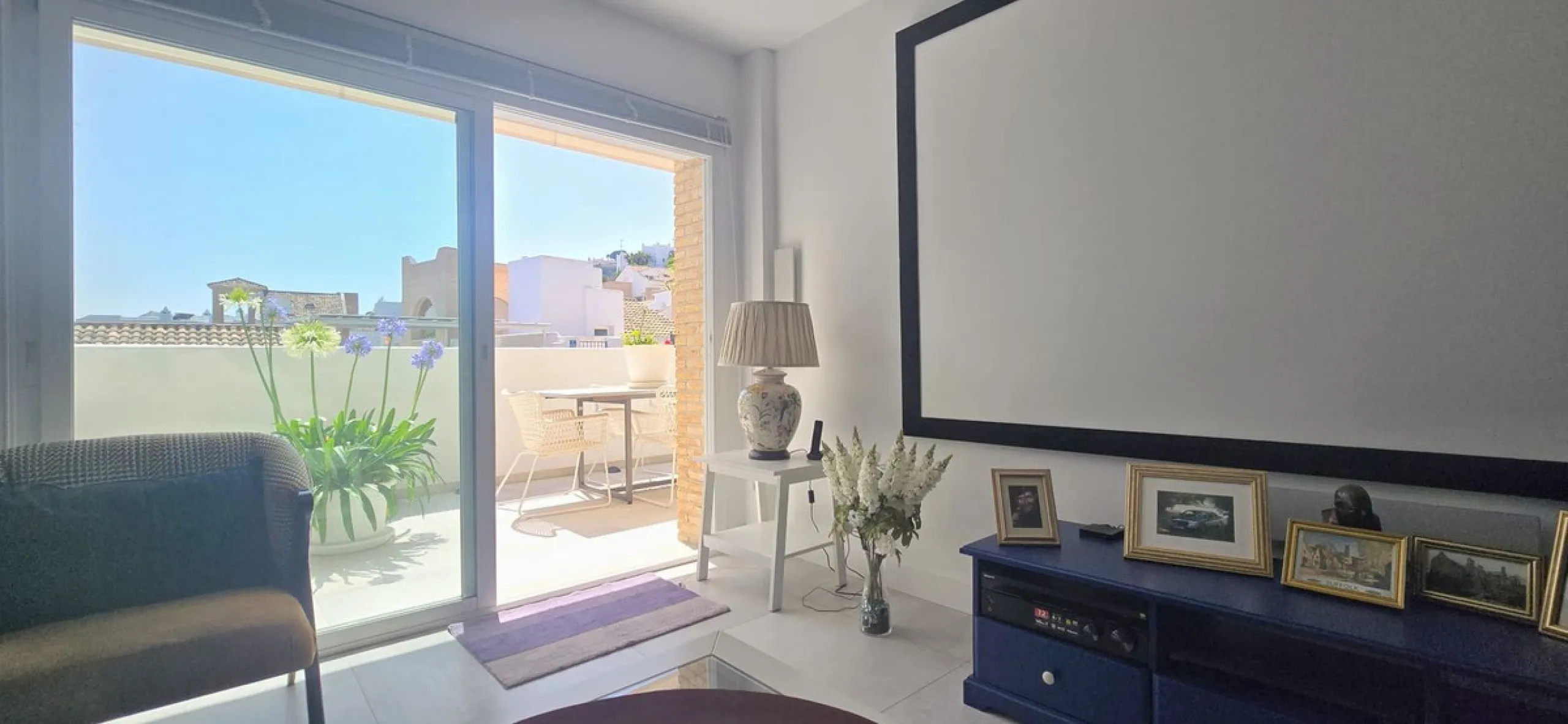 House - Detached Villa в продаже в Benalmadena, Málaga. В доме 4 спален и 4 ванных комнат. Площадь дома 310 м²