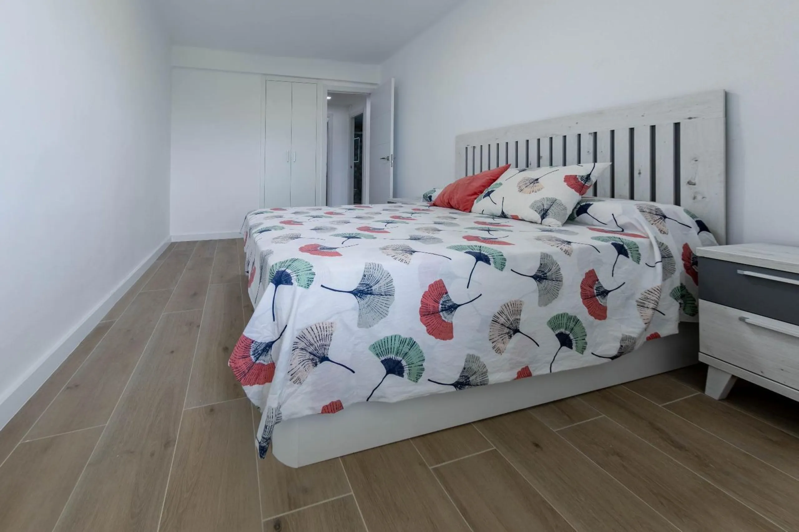 Apartamento reformado con vistas al mar en La Pineda, Tarragona