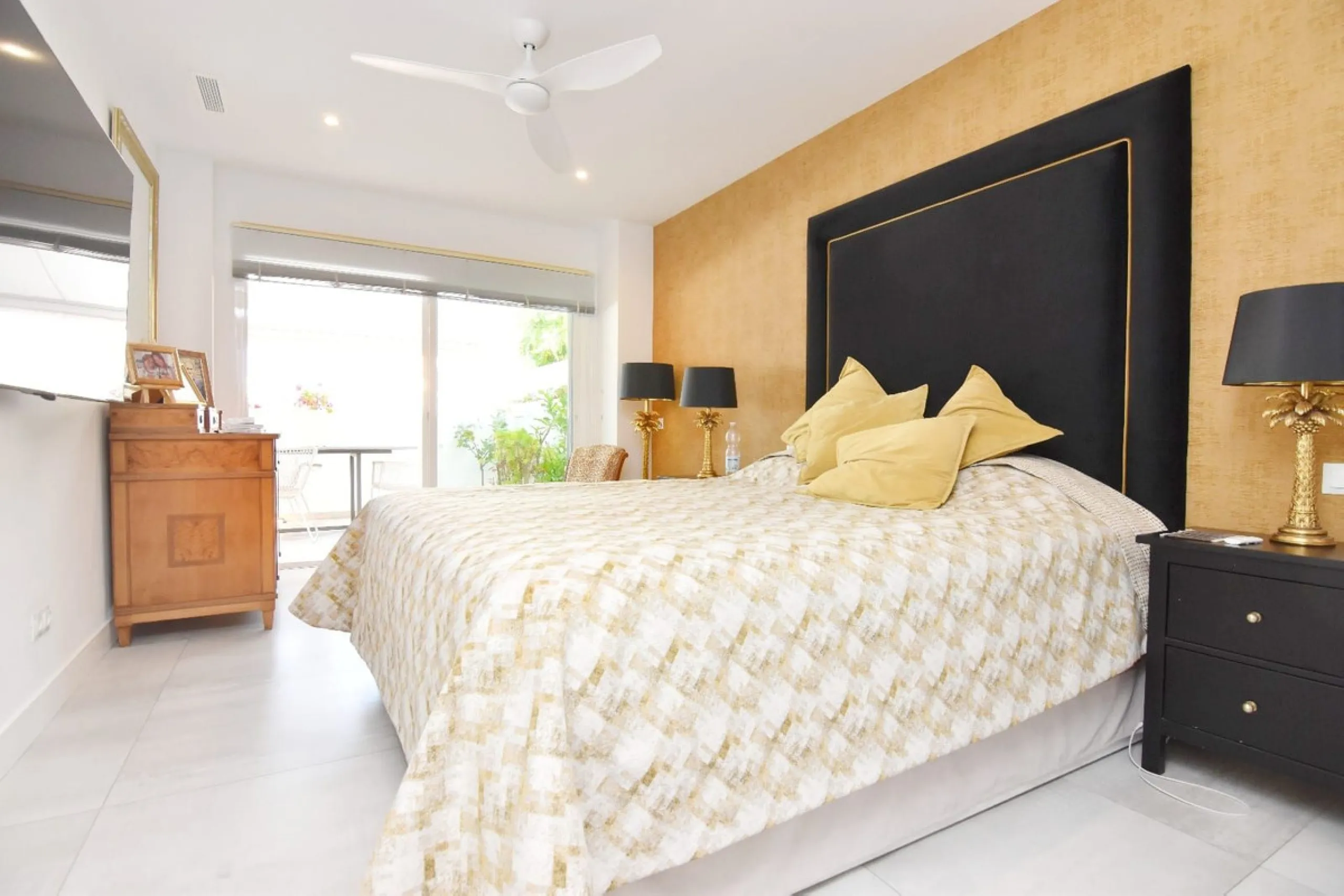 House - Detached Villa в продаже в Benalmadena, Málaga. В доме 4 спален и 4 ванных комнат. Площадь дома 310 м²