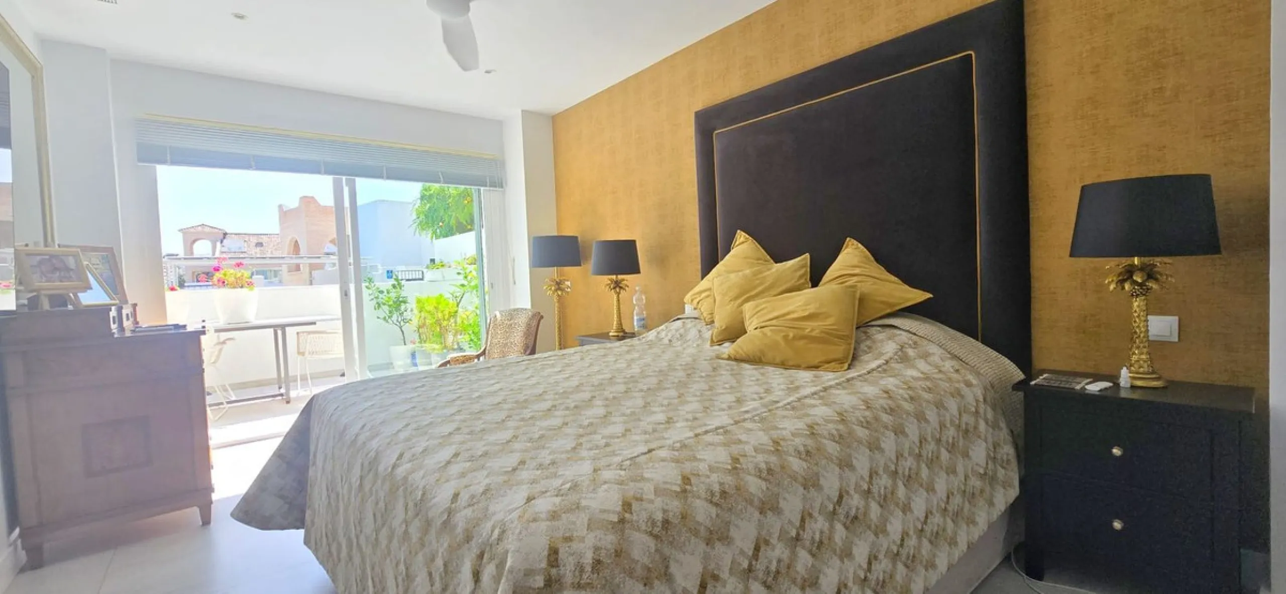 House - Detached Villa в продаже в Benalmadena, Málaga. В доме 4 спален и 4 ванных комнат. Площадь дома 310 м²