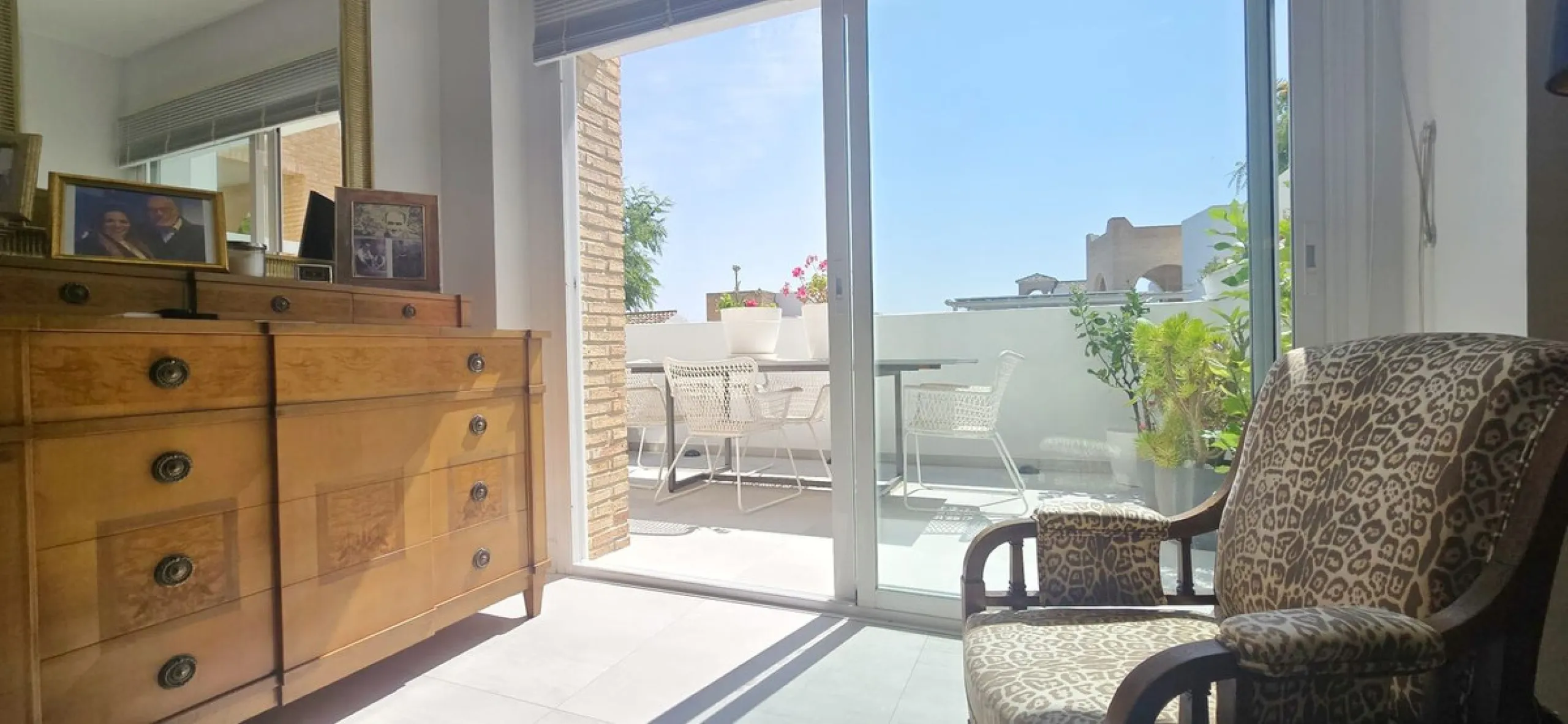 House - Detached Villa в продаже в Benalmadena, Málaga. В доме 4 спален и 4 ванных комнат. Площадь дома 310 м²