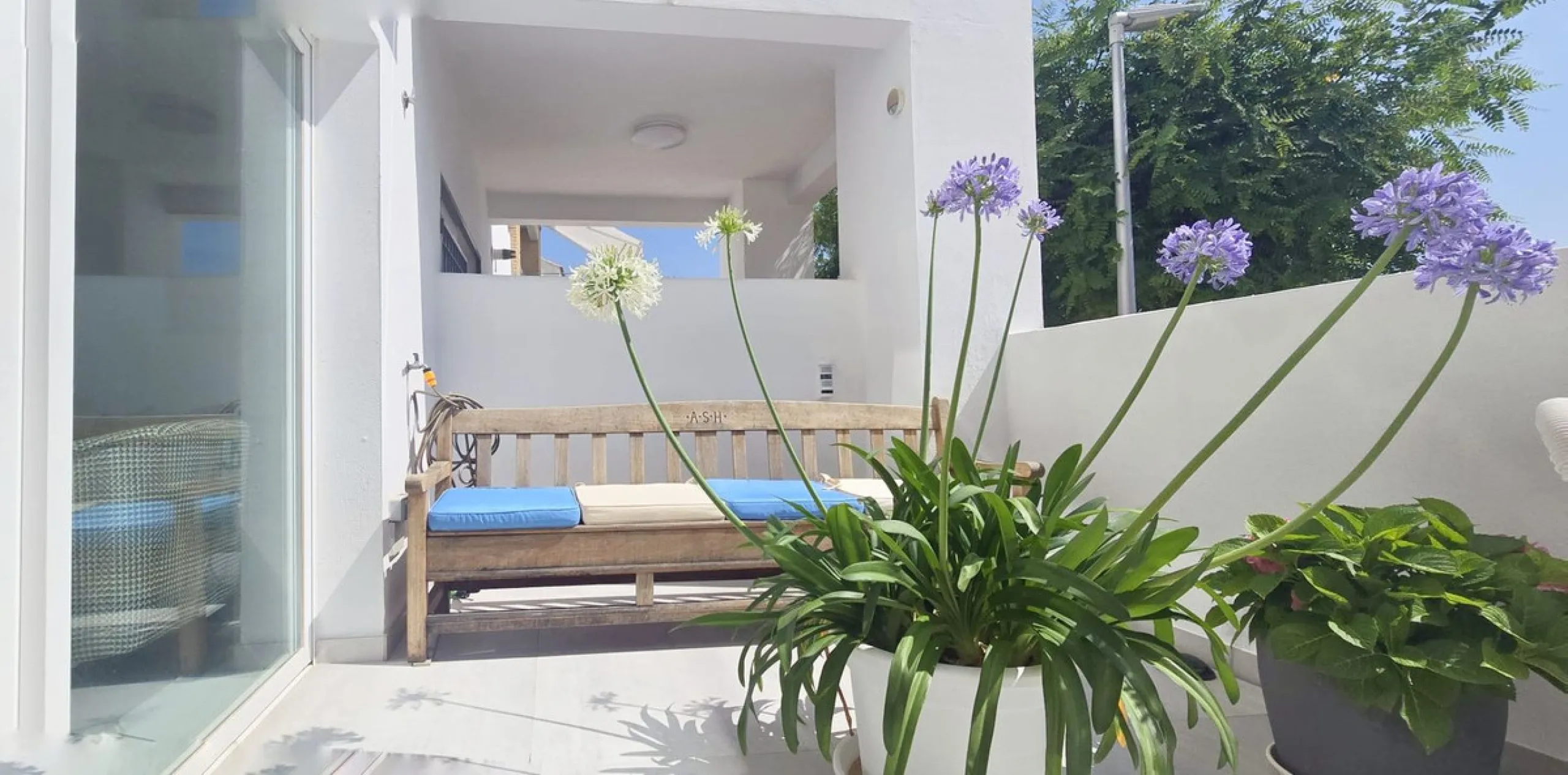 House - Detached Villa в продаже в Benalmadena, Málaga. В доме 4 спален и 4 ванных комнат. Площадь дома 310 м²