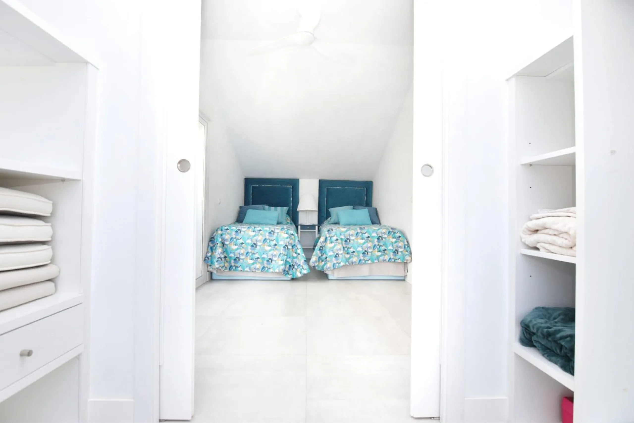 House - Detached Villa в продаже в Benalmadena, Málaga. В доме 4 спален и 4 ванных комнат. Площадь дома 310 м²