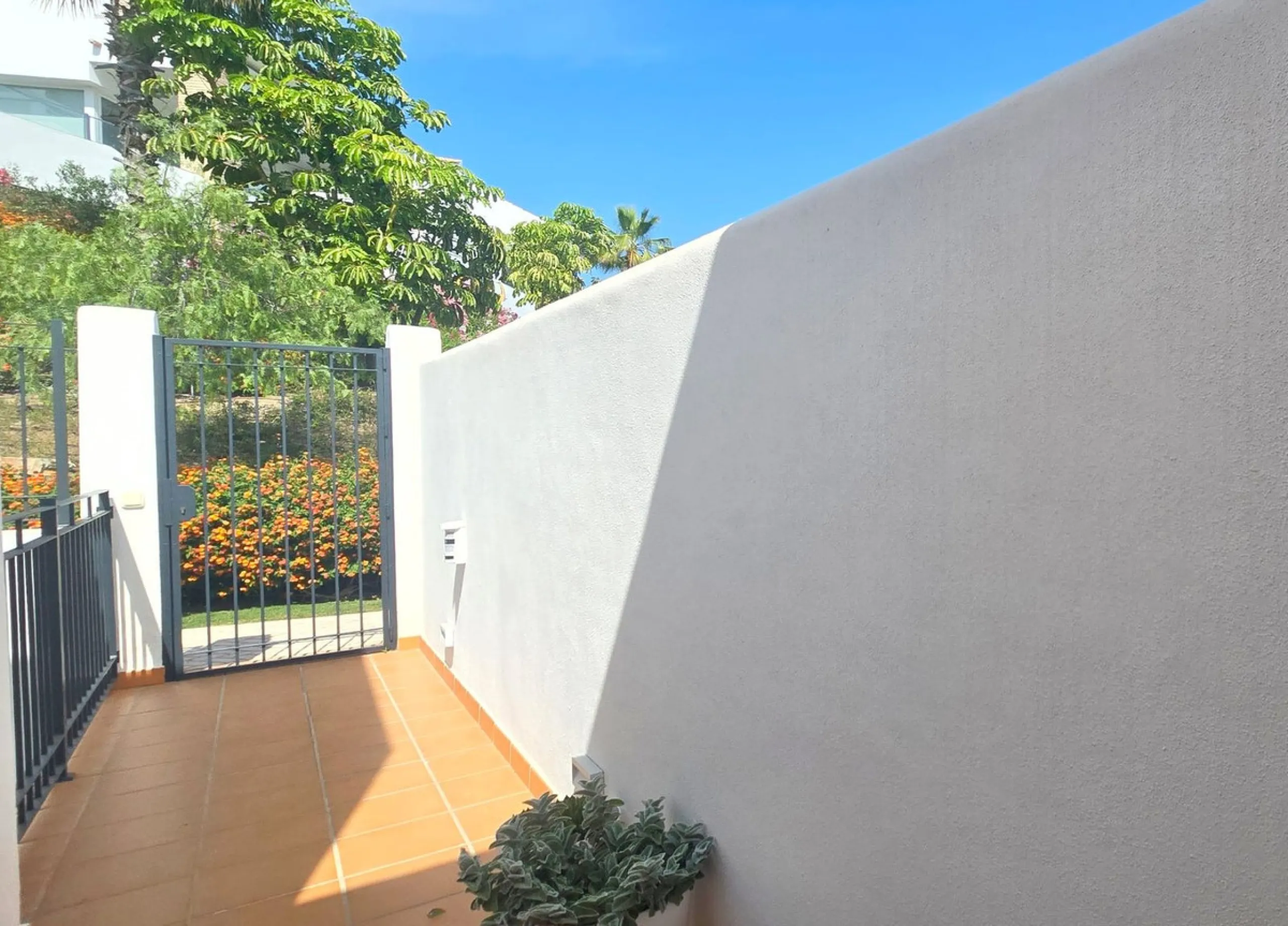 House - Detached Villa в продаже в Benalmadena, Málaga. В доме 4 спален и 4 ванных комнат. Площадь дома 310 м²