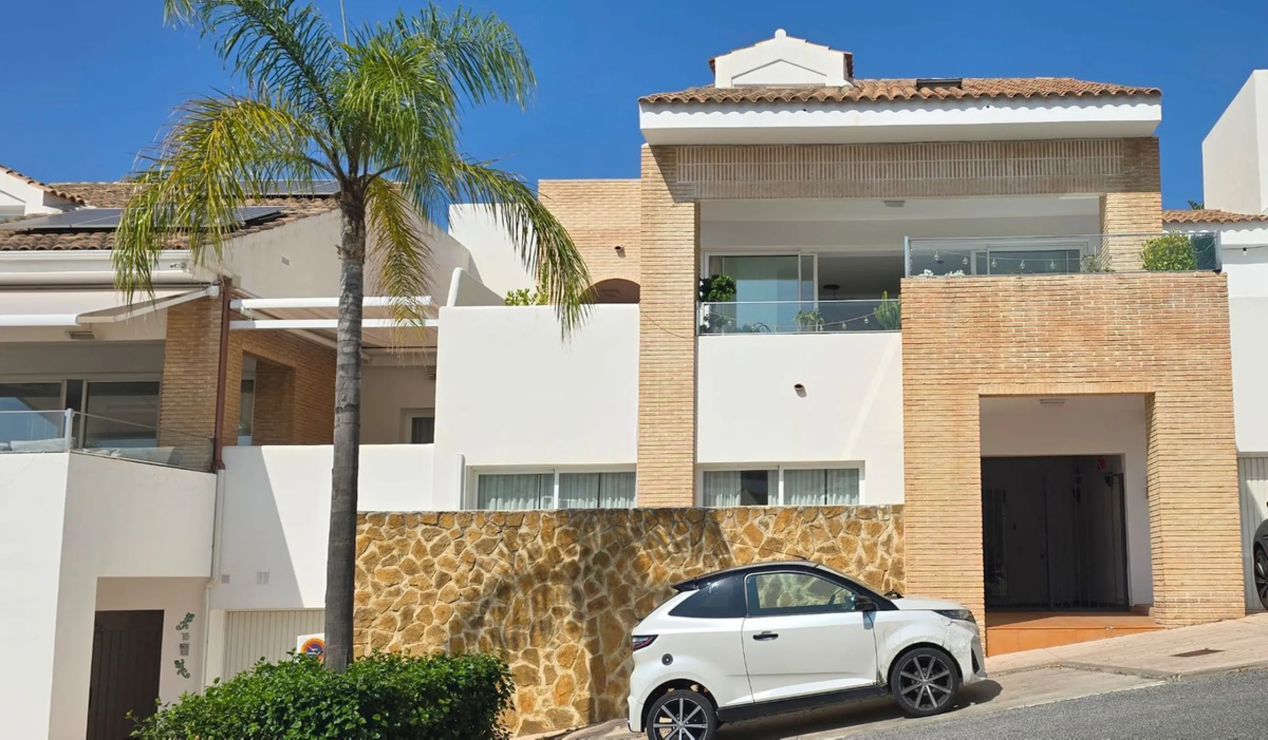 House - Detached Villa в продаже в Benalmadena, Málaga. В доме 4 спален и 4 ванных комнат. Площадь дома 310 м²