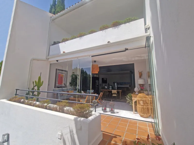 An Exceptional Property in Calahonda with Breathtaking Views and Impeccable Design