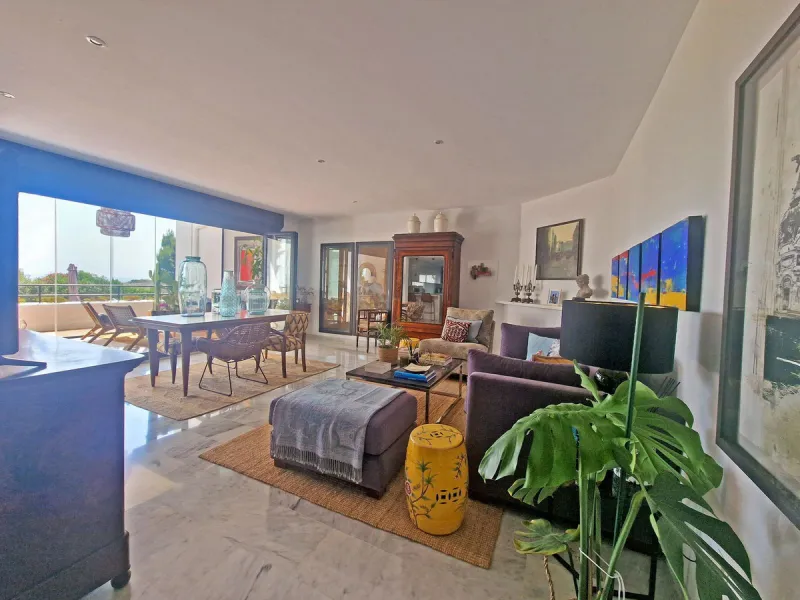 An Exceptional Property in Calahonda with Breathtaking Views and Impeccable Design