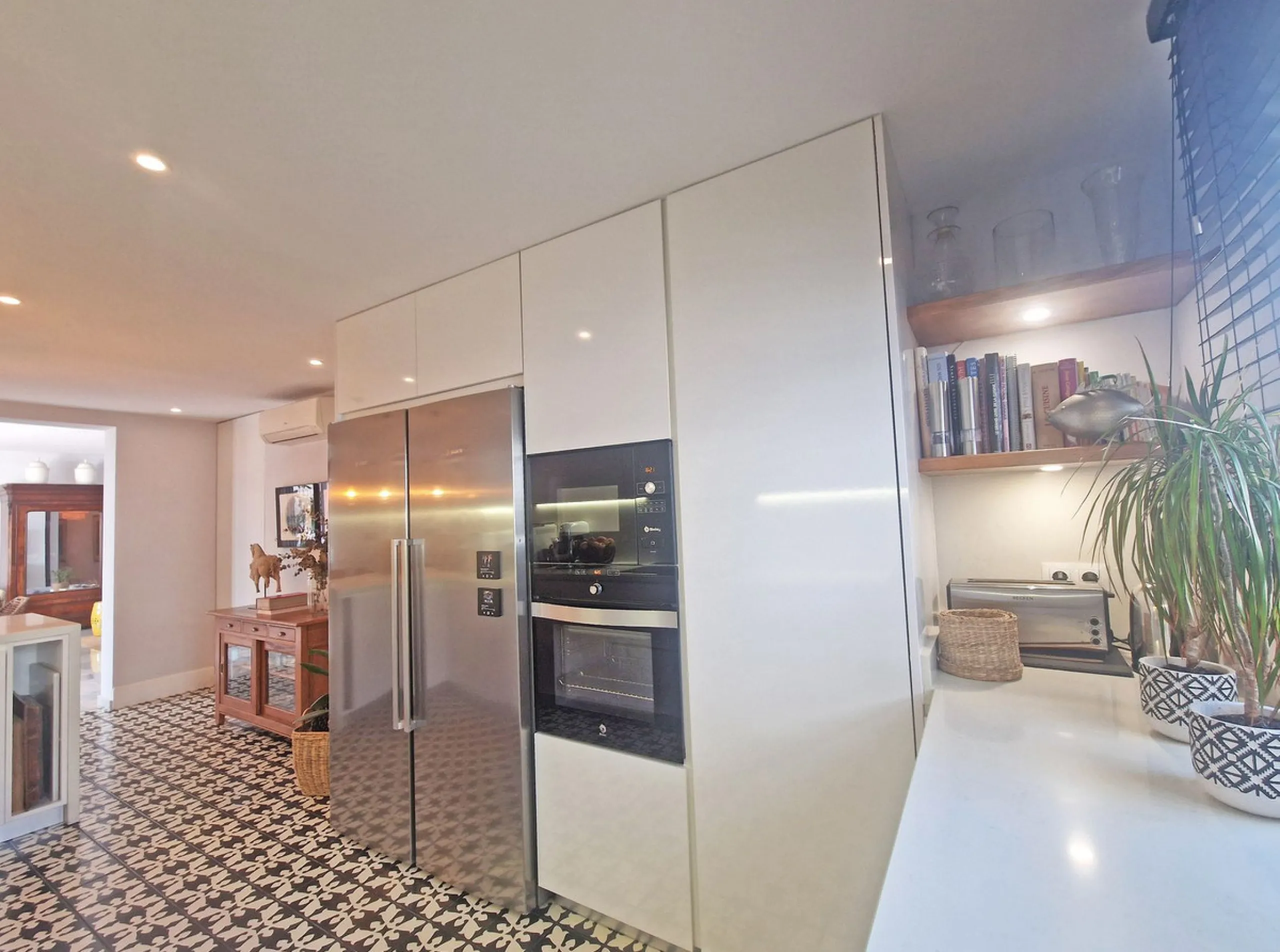 An Exceptional Property in Calahonda with Breathtaking Views and Impeccable Design