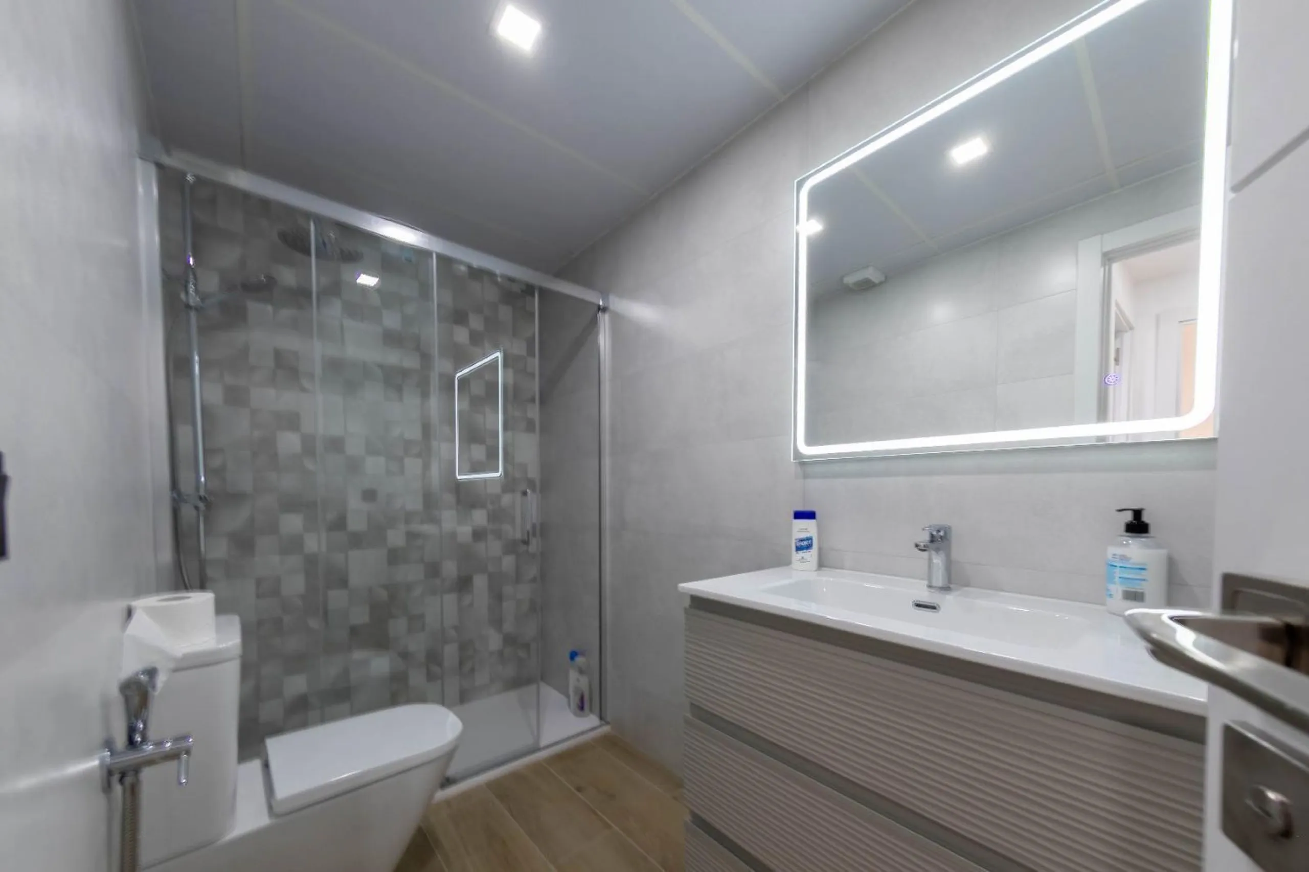 Apartamento reformado con vistas al mar en La Pineda, Tarragona