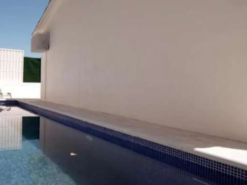 An exceptional bright, spacious and contemporary villa. This four double bedroom property is situated in Nueva Andalucia, one of the best areas of Marbella and within walking distance to the prestige Puerto Banus, beaches, restaurants and other amenities 