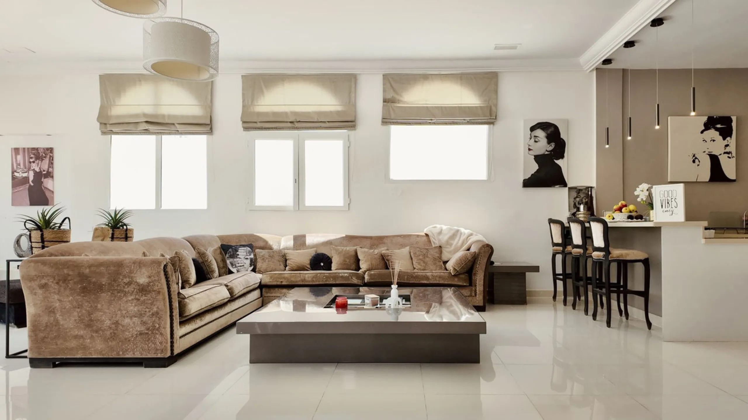An exceptional bright, spacious and contemporary villa. This four double bedroom property is situated in Nueva Andalucia, one of the best areas of Marbella and within walking distance to the prestige Puerto Banus, beaches, restaurants and other amenities 