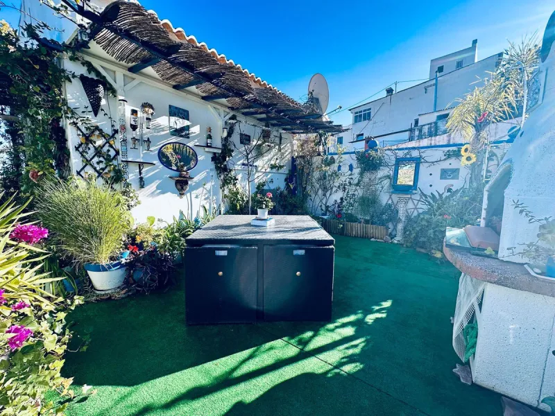 Charming Multi-Level Property with Panoramic Mountain Views in Tolox