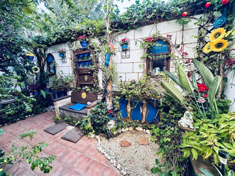Charming Multi-Level Property with Panoramic Mountain Views in Tolox