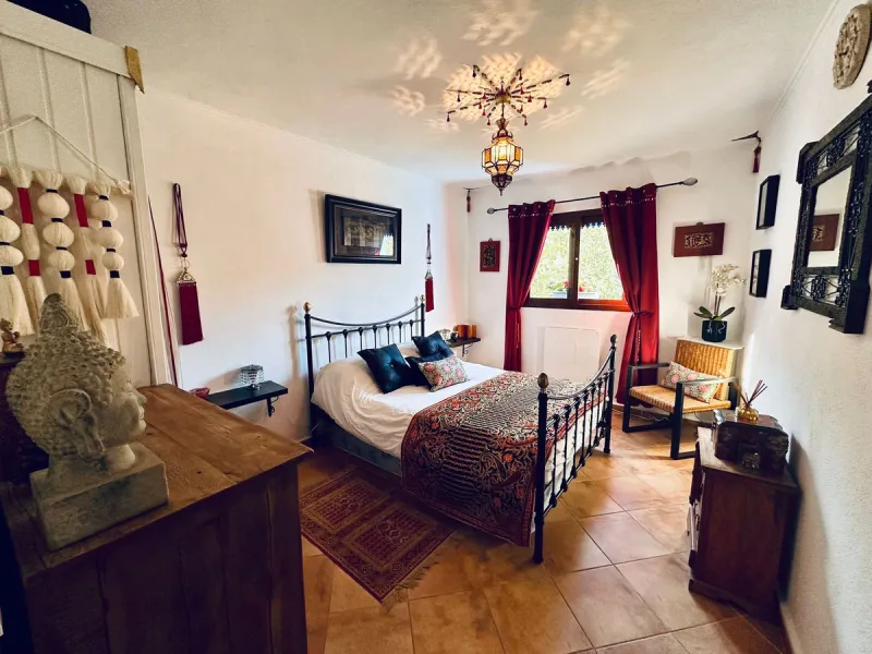 Charming Multi-Level Property with Panoramic Mountain Views in Tolox