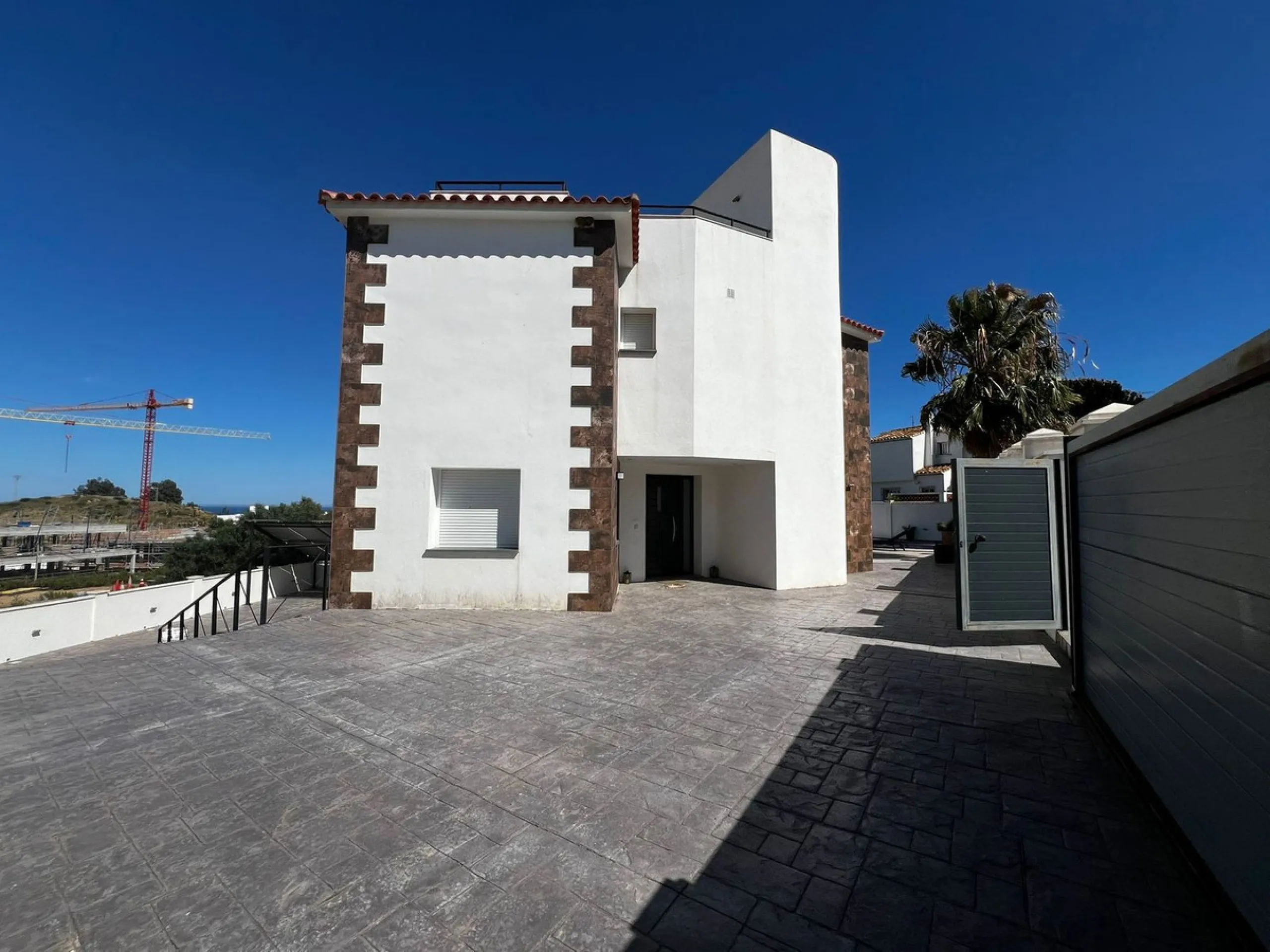 For Sale – Stunning Renovated Villa in Estepona
