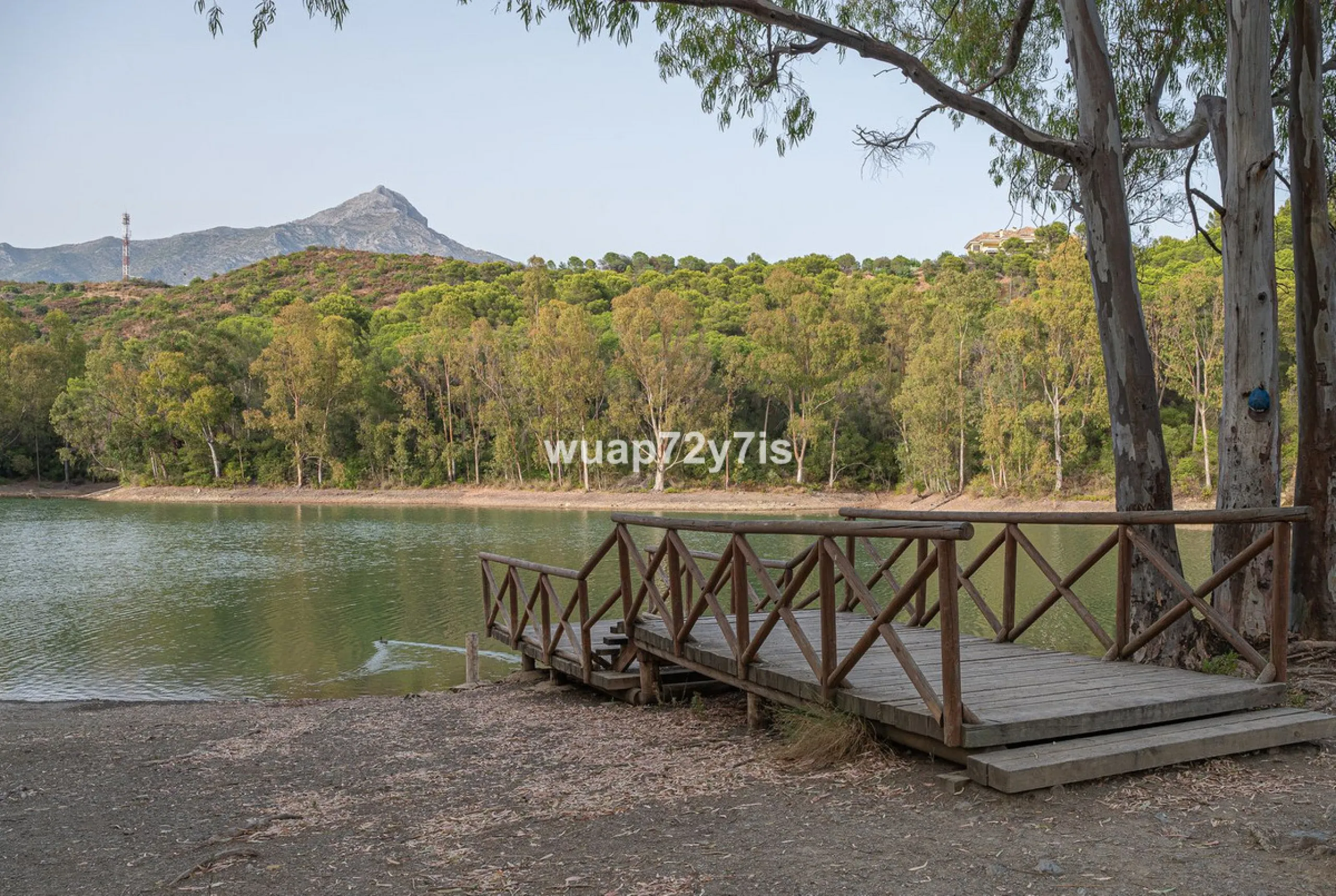Charming Elevated Ground Floor 3-Bedroom Apartment with Sea and Garden Views – Nueva Andalucía