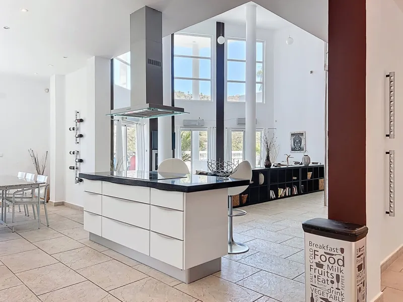 This impressive villa in Málaga, Spain, offers a harmonious blend of space, luxury, and modern design. Spanning 395.8 m2 across two floors, the property boasts 7 bedrooms and 5 bathrooms, making it ideal for large families or those who love to entertain. 