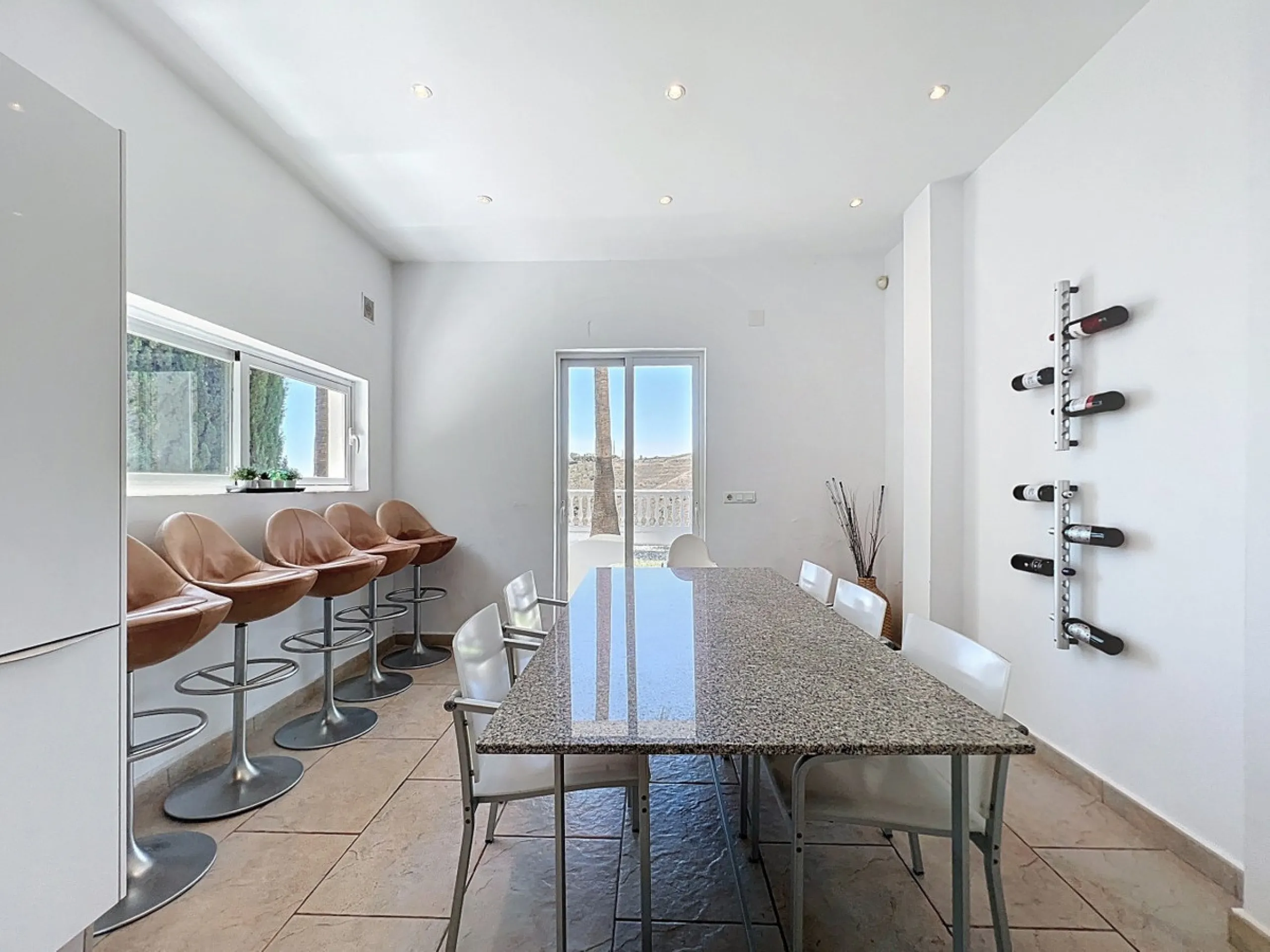 This impressive villa in Málaga, Spain, offers a harmonious blend of space, luxury, and modern design. Spanning 395.8 m2 across two floors, the property boasts 7 bedrooms and 5 bathrooms, making it ideal for large families or those who love to entertain. 