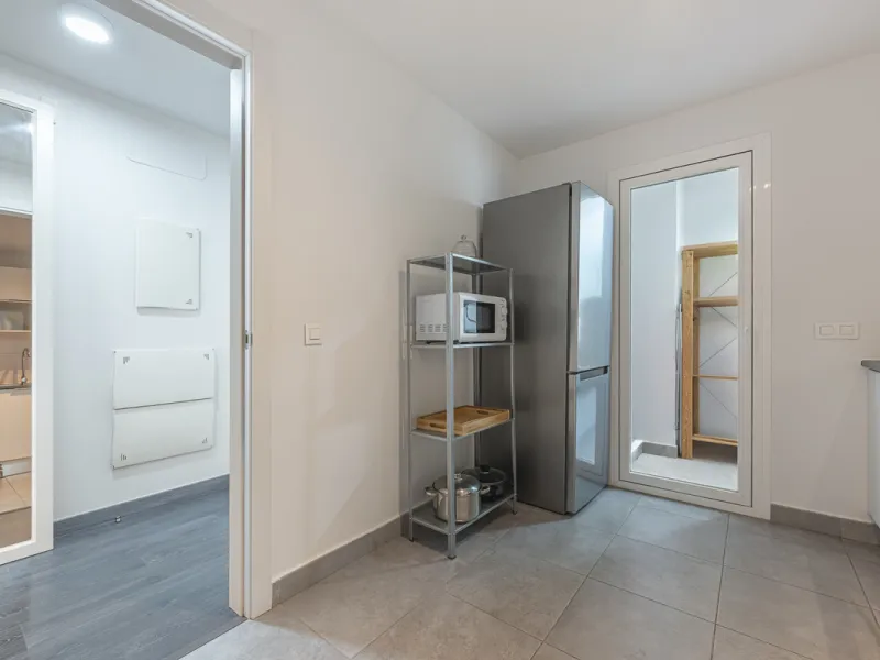 Apartment - Middle Floor Apartment в продаже в Estepona, Málaga. В доме 2 спален и 3 ванных комнат. Площадь дома 98 м²