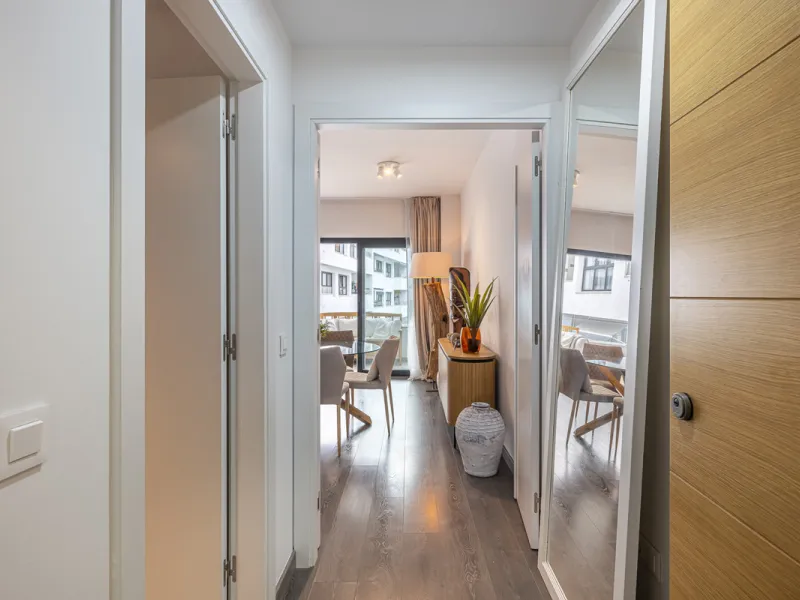 Apartment - Middle Floor Apartment в продаже в Estepona, Málaga. В доме 2 спален и 3 ванных комнат. Площадь дома 98 м²
